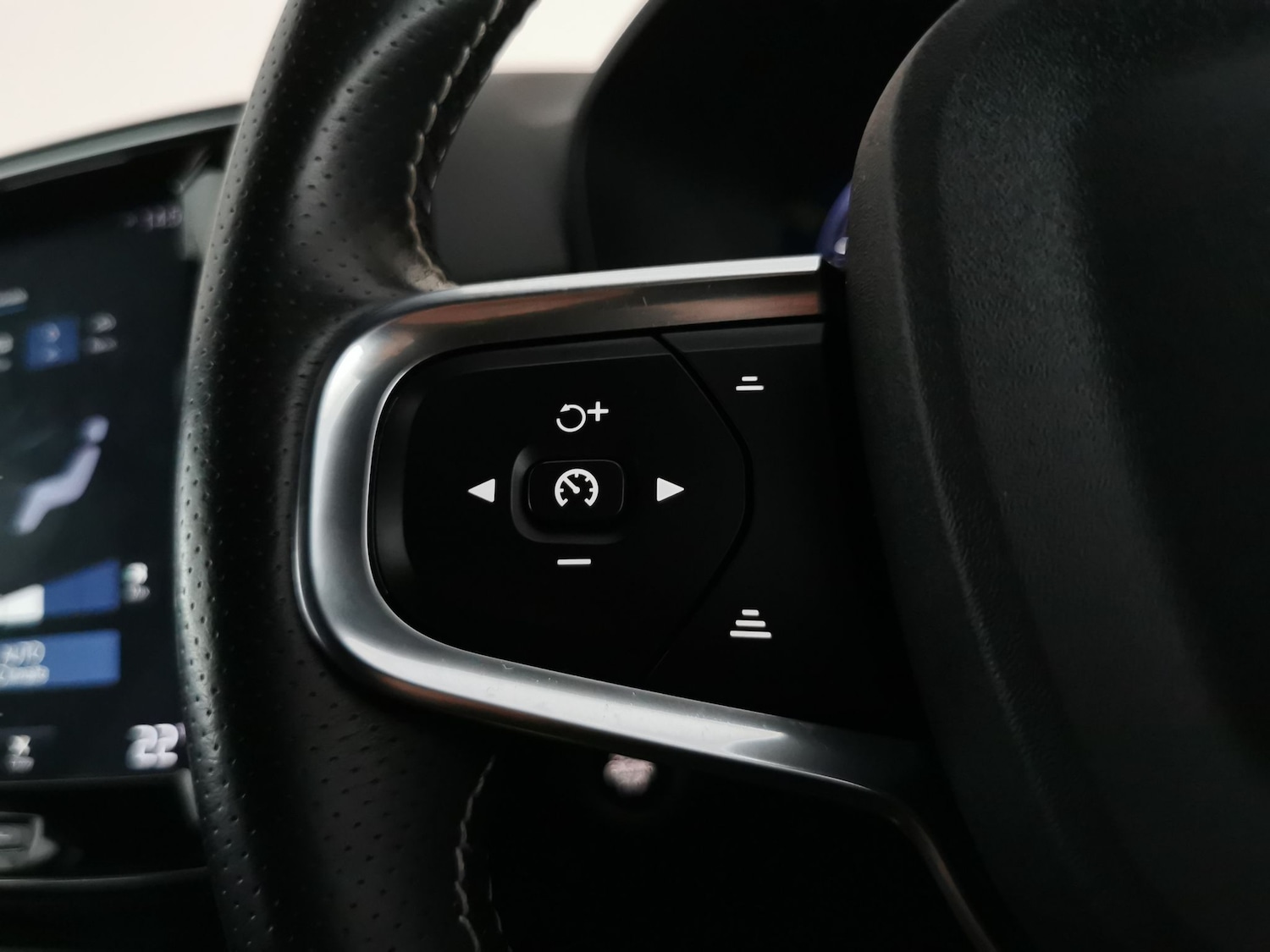 Used Volvo XC40 2020 for sale - 77665450: Photo 17