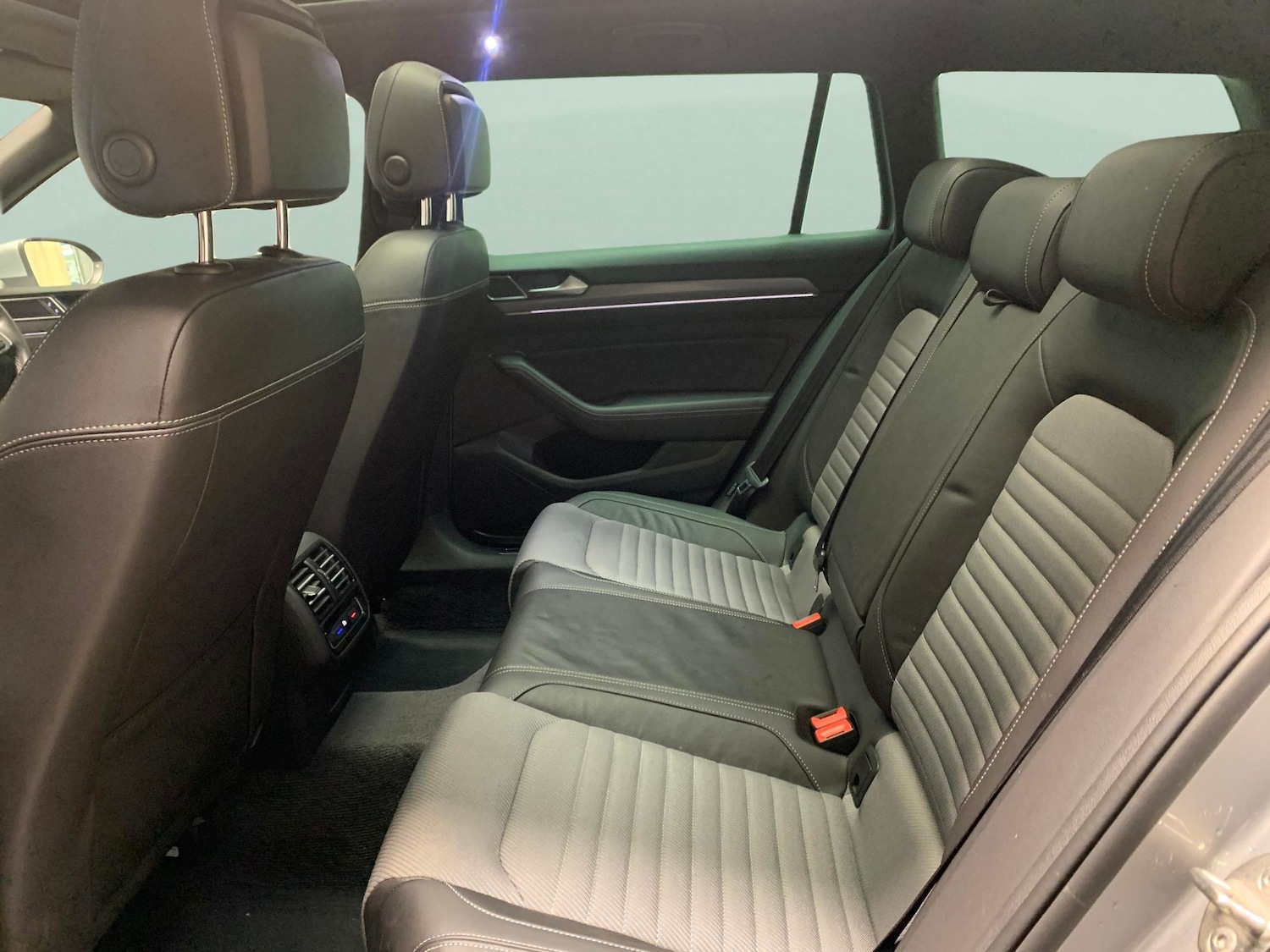 Used Volkswagen Passat 2018 for sale - 77965686: Photo 29