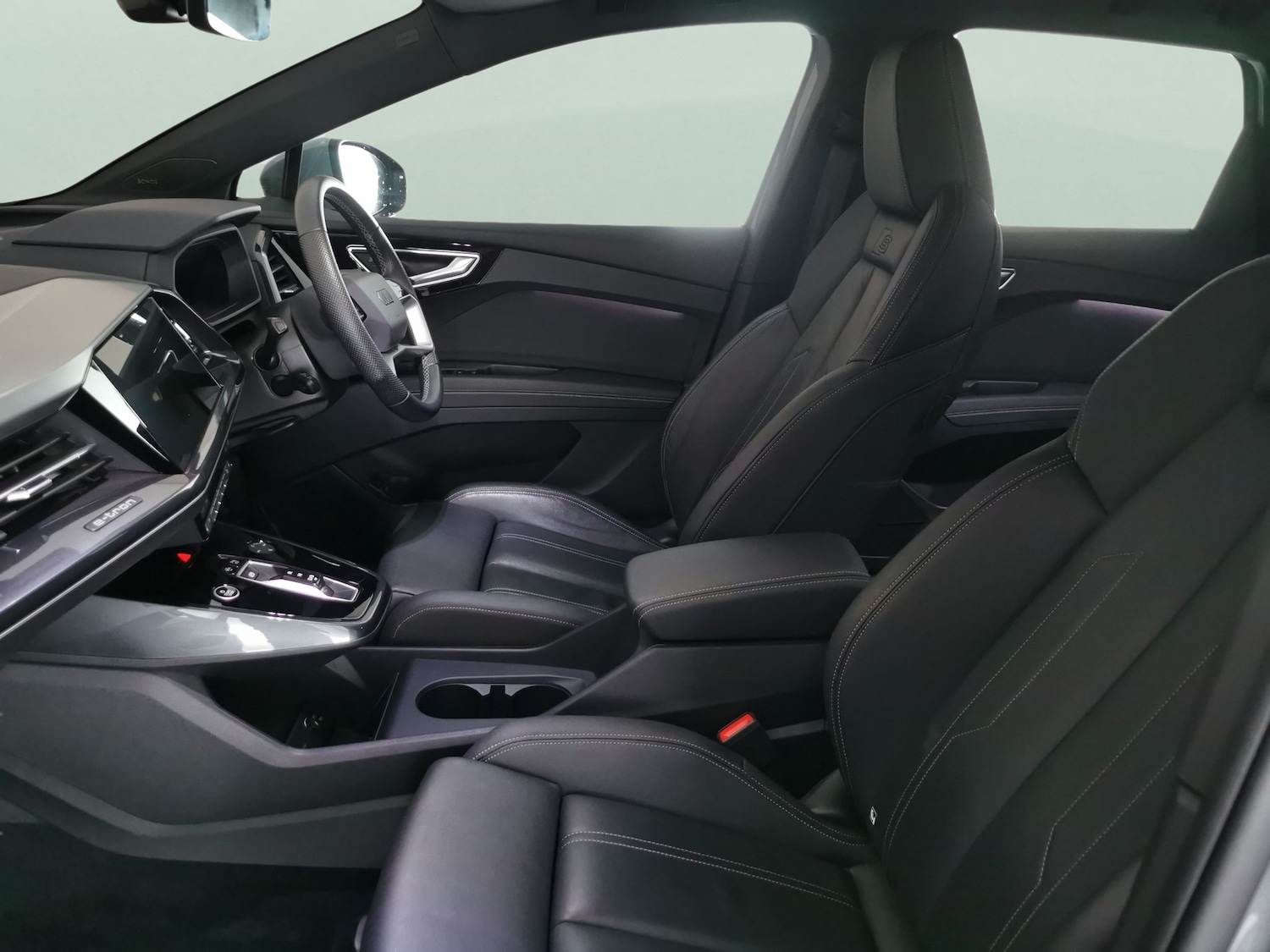 Used Audi Q4 e-tron 2023 for sale - 78137464: Photo 4