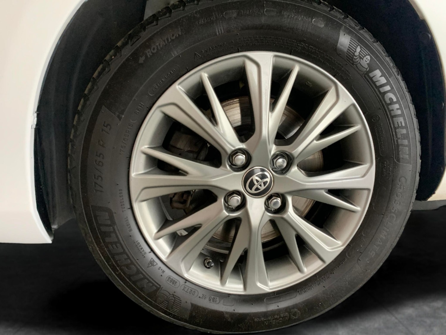 Used Toyota Yaris for sale - 76475374: Photo 25