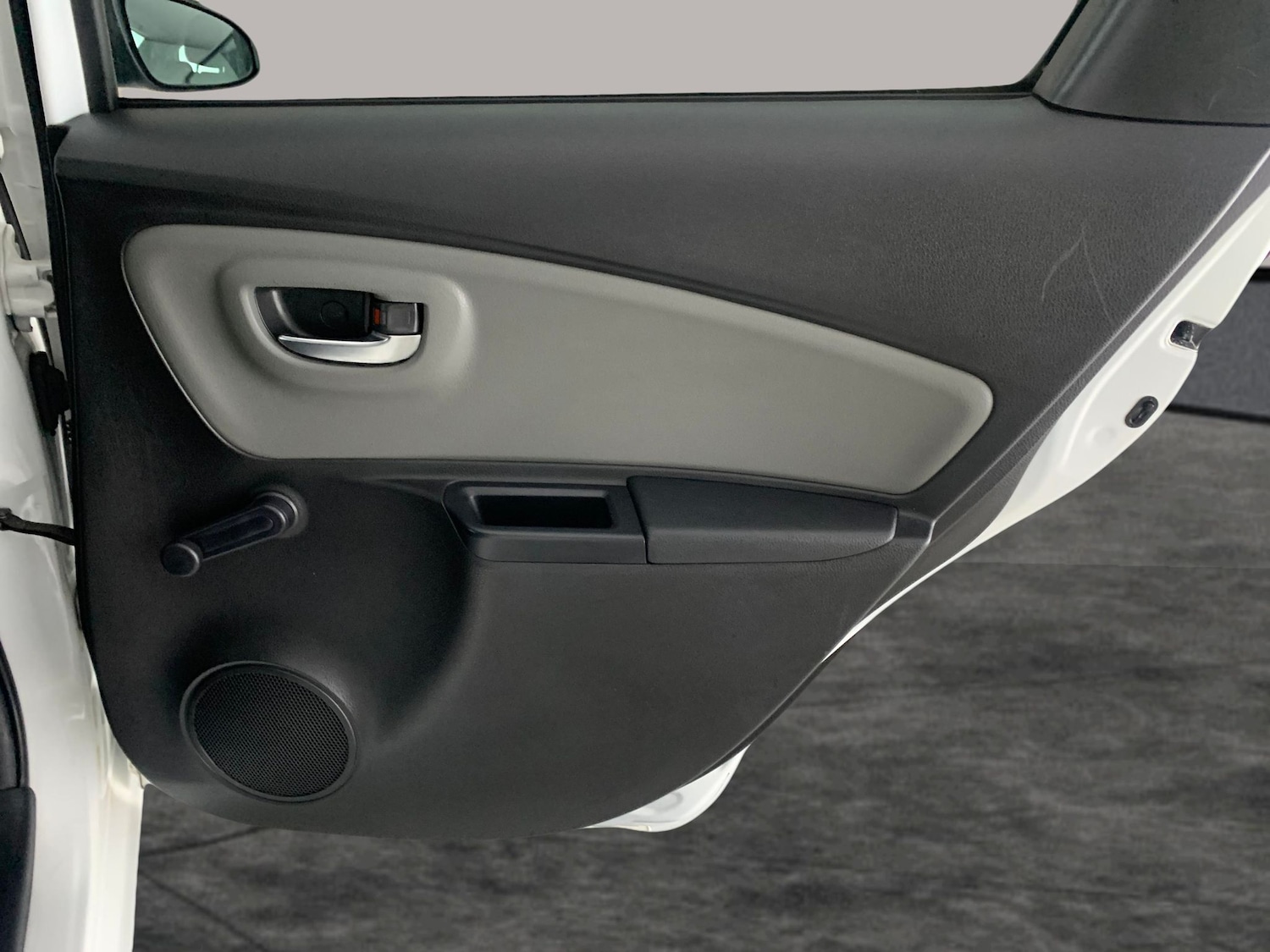 Used Toyota Yaris for sale - 76475374: Photo 35