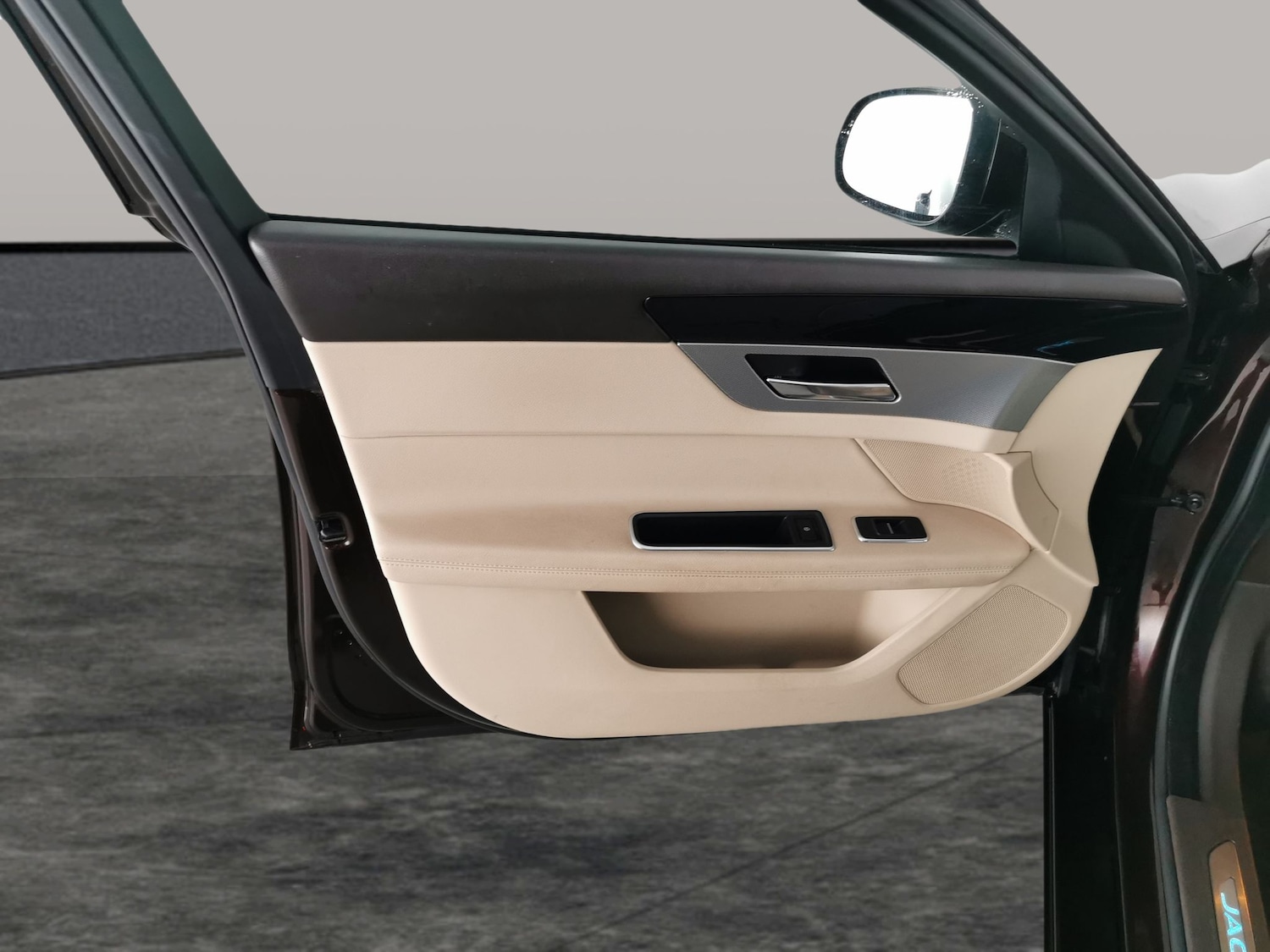 Used Jaguar XF 2019 for sale - 77529891: Photo 30