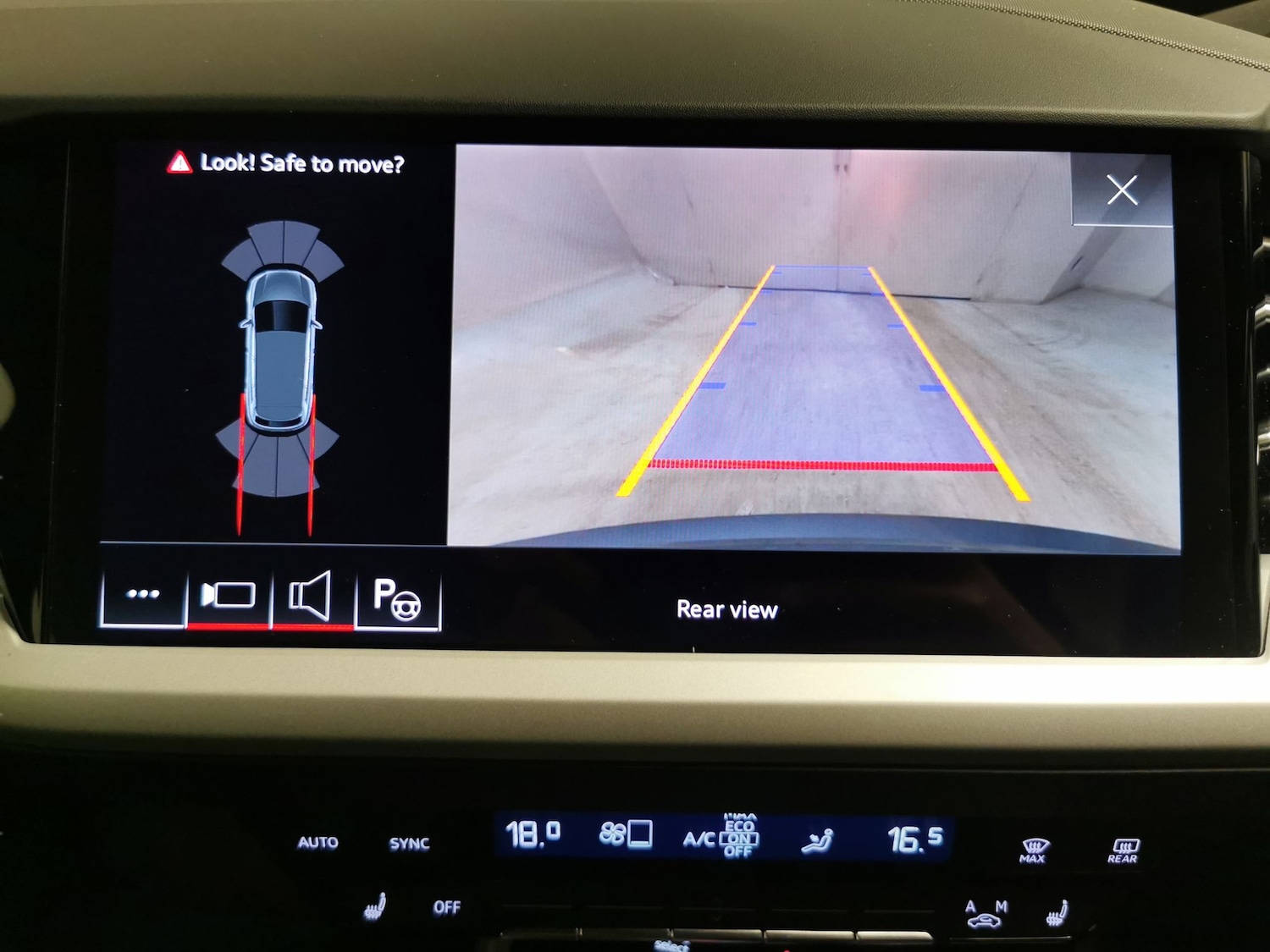 Used Audi Q4 e-tron 2023 for sale - 77298059: Photo 6