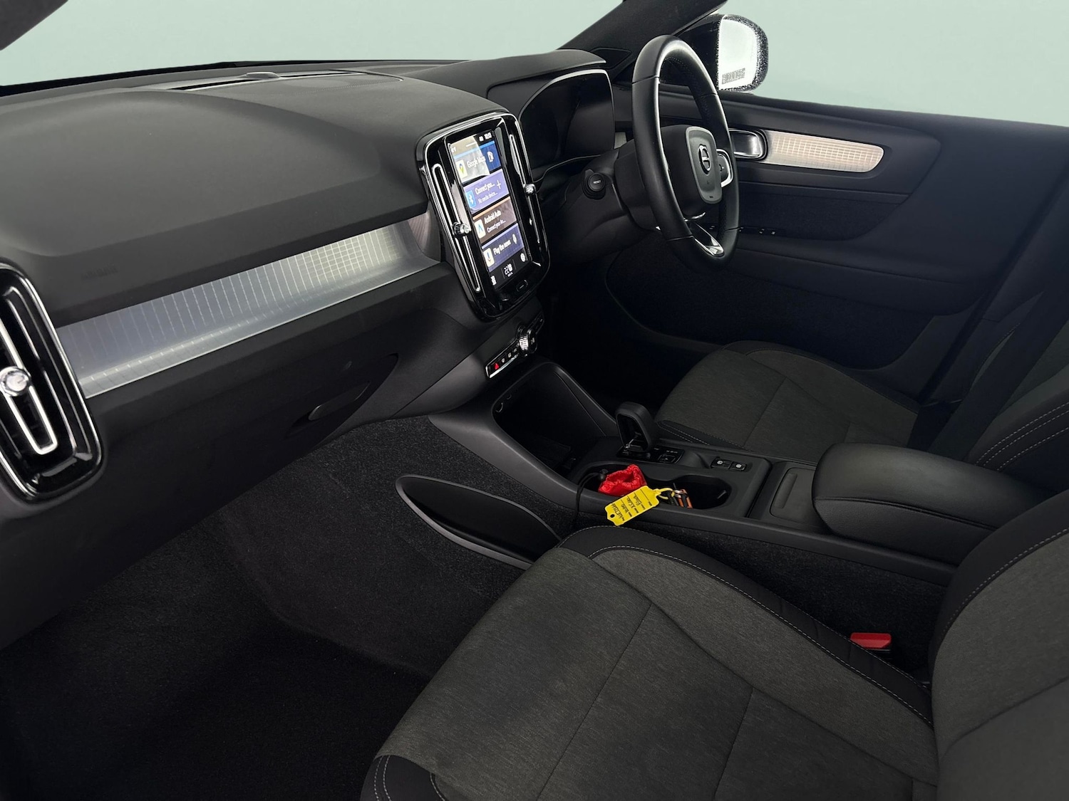 Used Volvo XC40 2022 for sale - 76330935: Photo 4