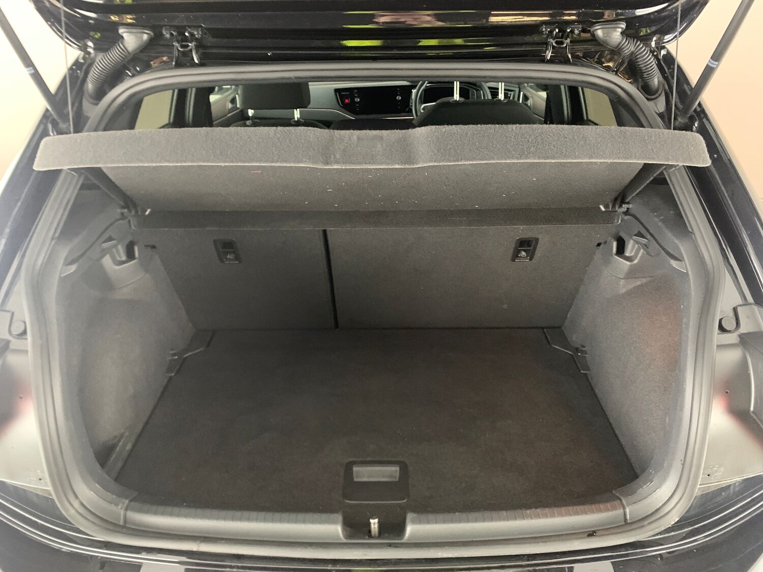 Used Volkswagen Polo 2022 for sale - 77740369: Photo 31