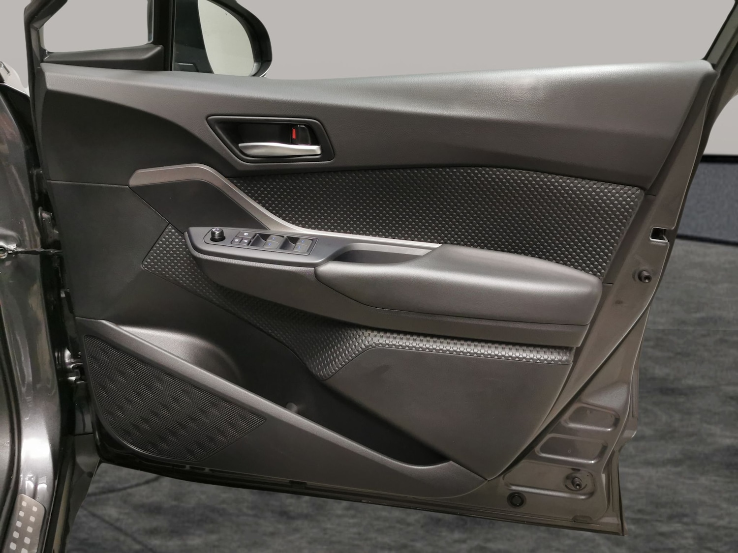 Used Toyota C-HR 2021 for sale - 77569921: Photo 25