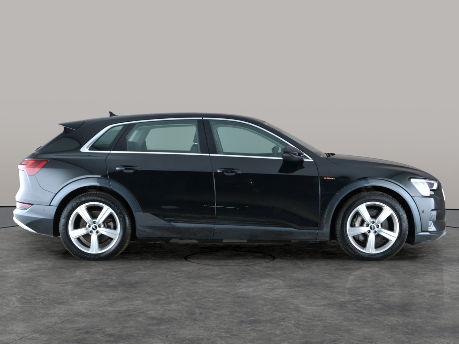 Used Audi e-tron 2022 for sale - 77298066: Photo 9