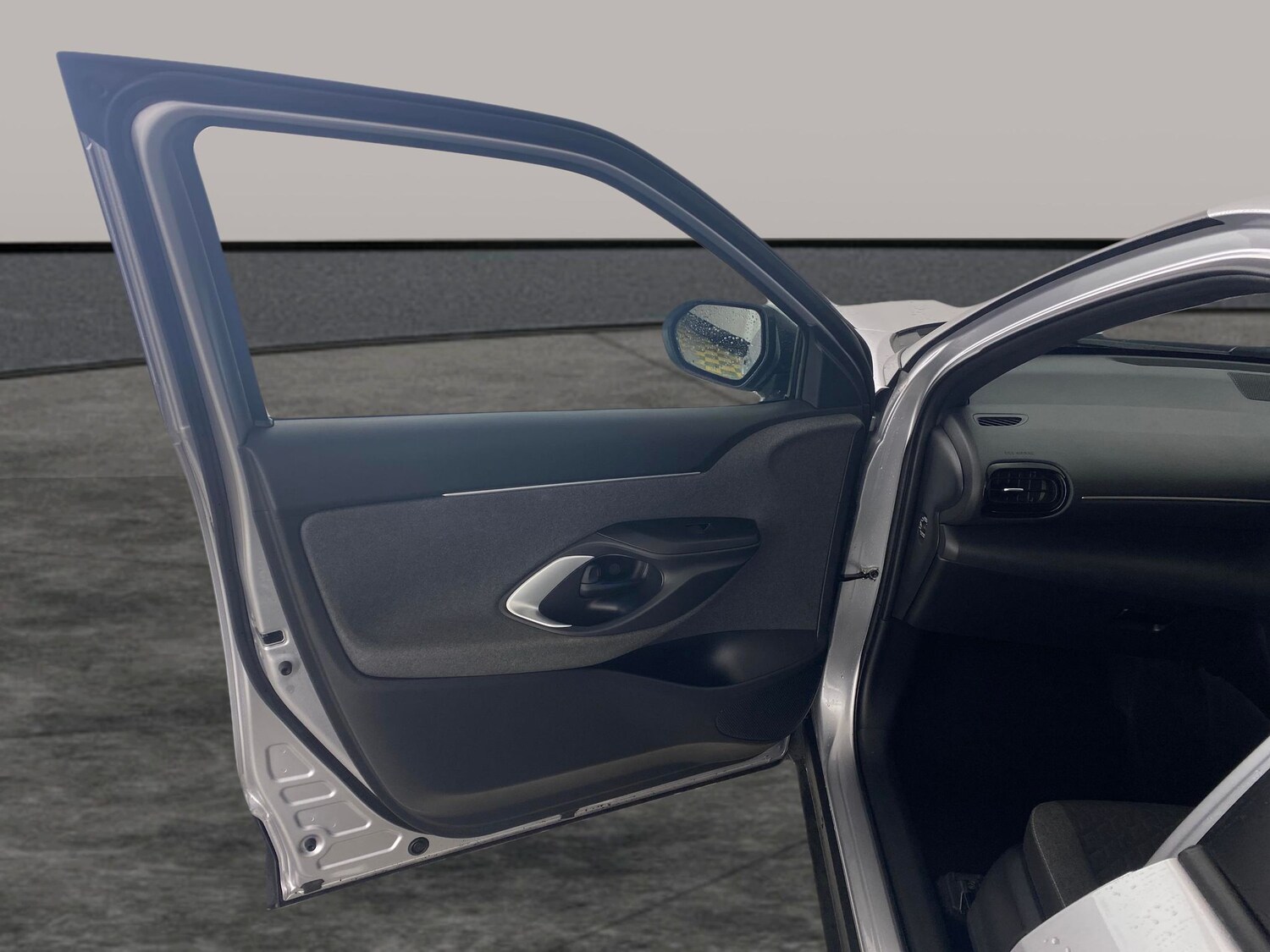 Used Toyota Yaris Cross 2022 for sale - 77698613: Photo 21