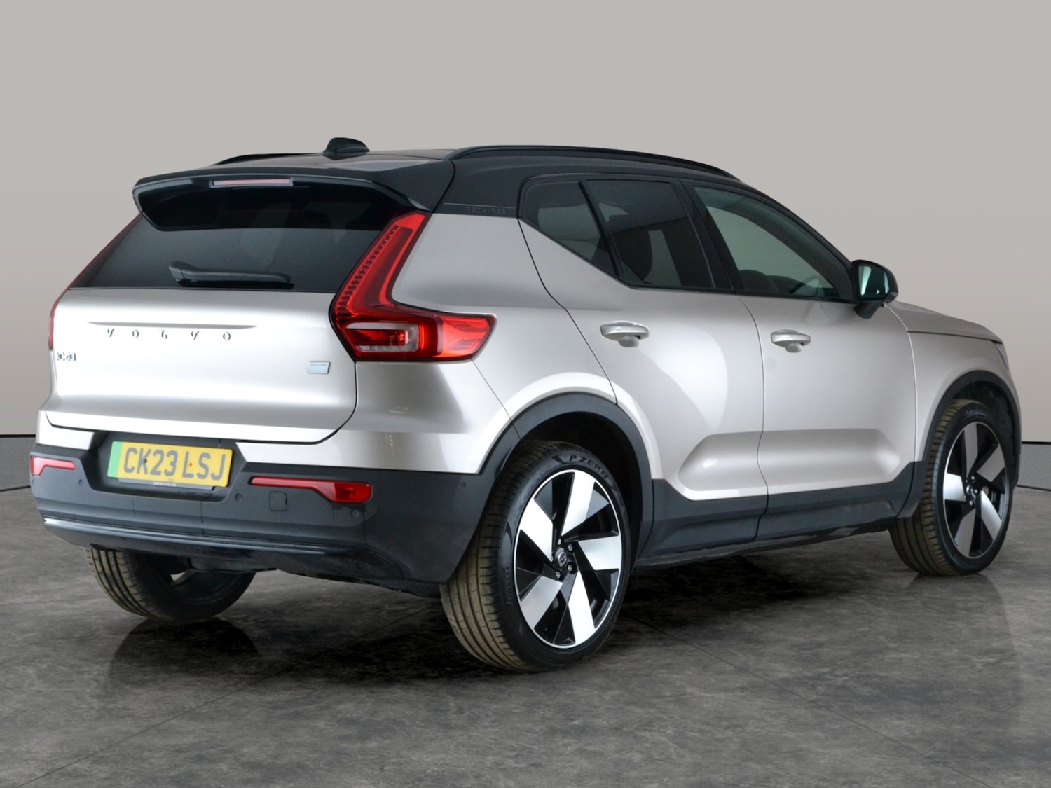 Used Volvo XC40 2023 for sale - 78163642: Photo 12