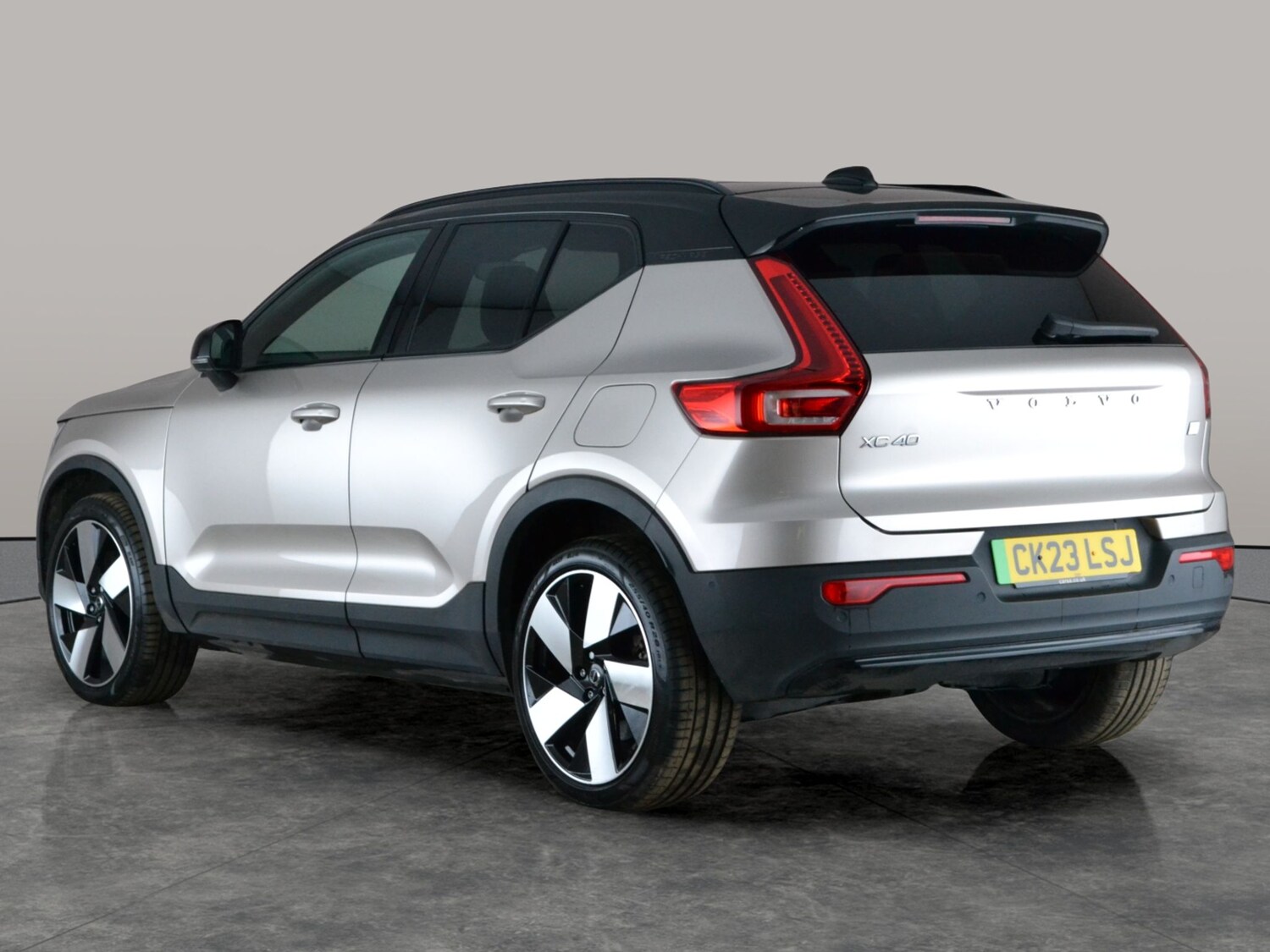 Used Volvo XC40 2023 for sale - 78163642: Photo 14