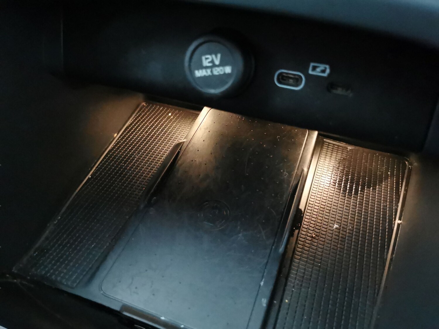 Used Volvo XC40 2023 for sale - 78163642: Photo 24