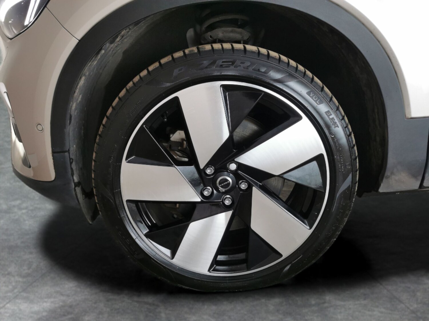 Used Volvo XC40 2023 for sale - 78163642: Photo 30