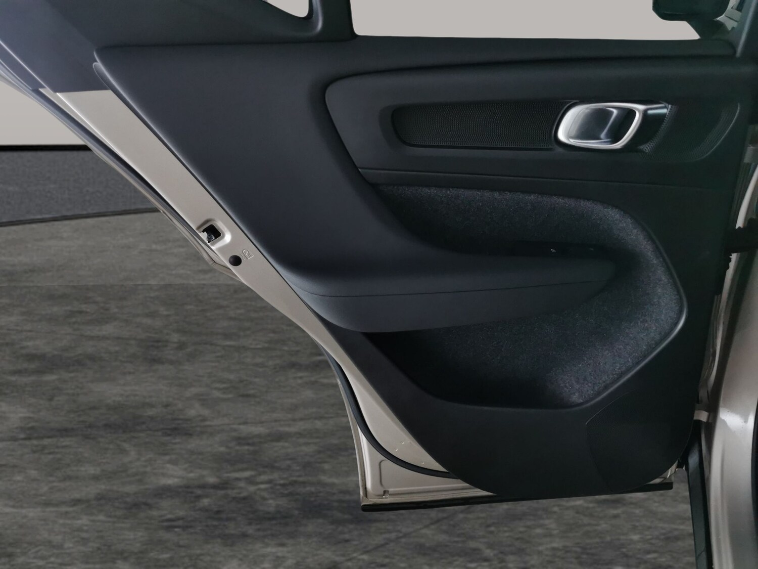 Used Volvo XC40 2023 for sale - 78163642: Photo 35