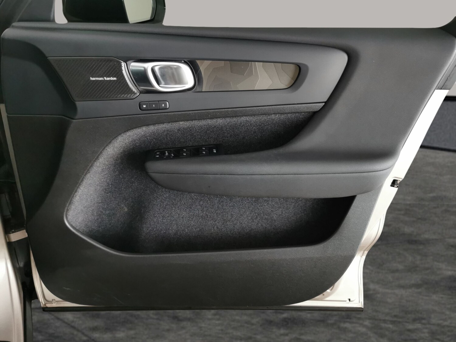 Used Volvo XC40 2023 for sale - 78163642: Photo 37