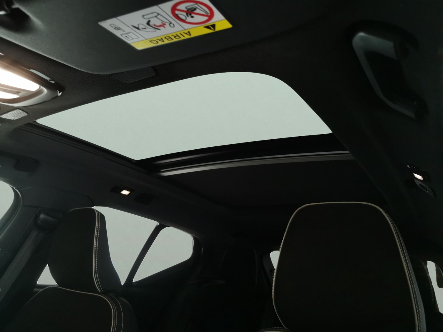 Used Volvo XC40 2023 for sale - 78163642: Photo 5