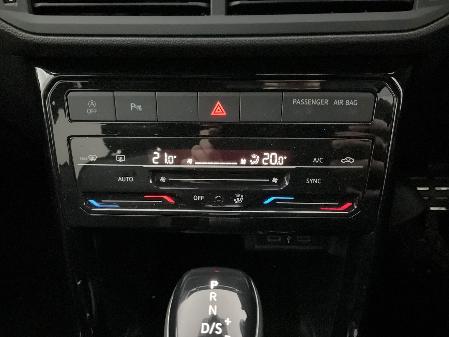 Used Volkswagen T-Cross 2022 for sale - 76444621: Photo 24