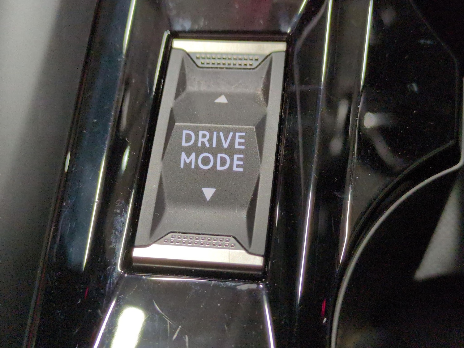 Used Peugeot 2008 2022 for sale - 77051108: Photo 17