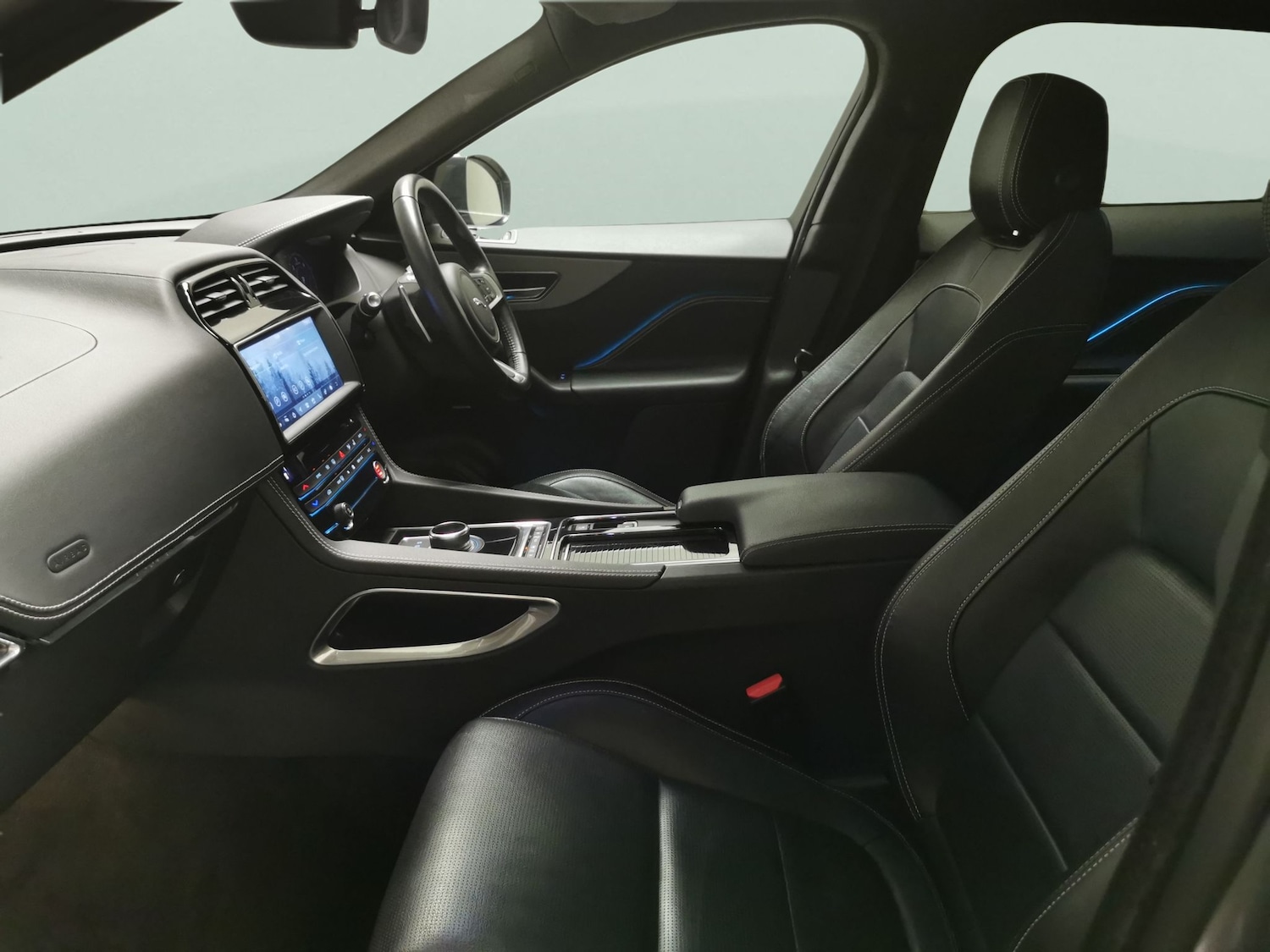 Used Jaguar F-Pace 2020 for sale - 77848456: Photo 4