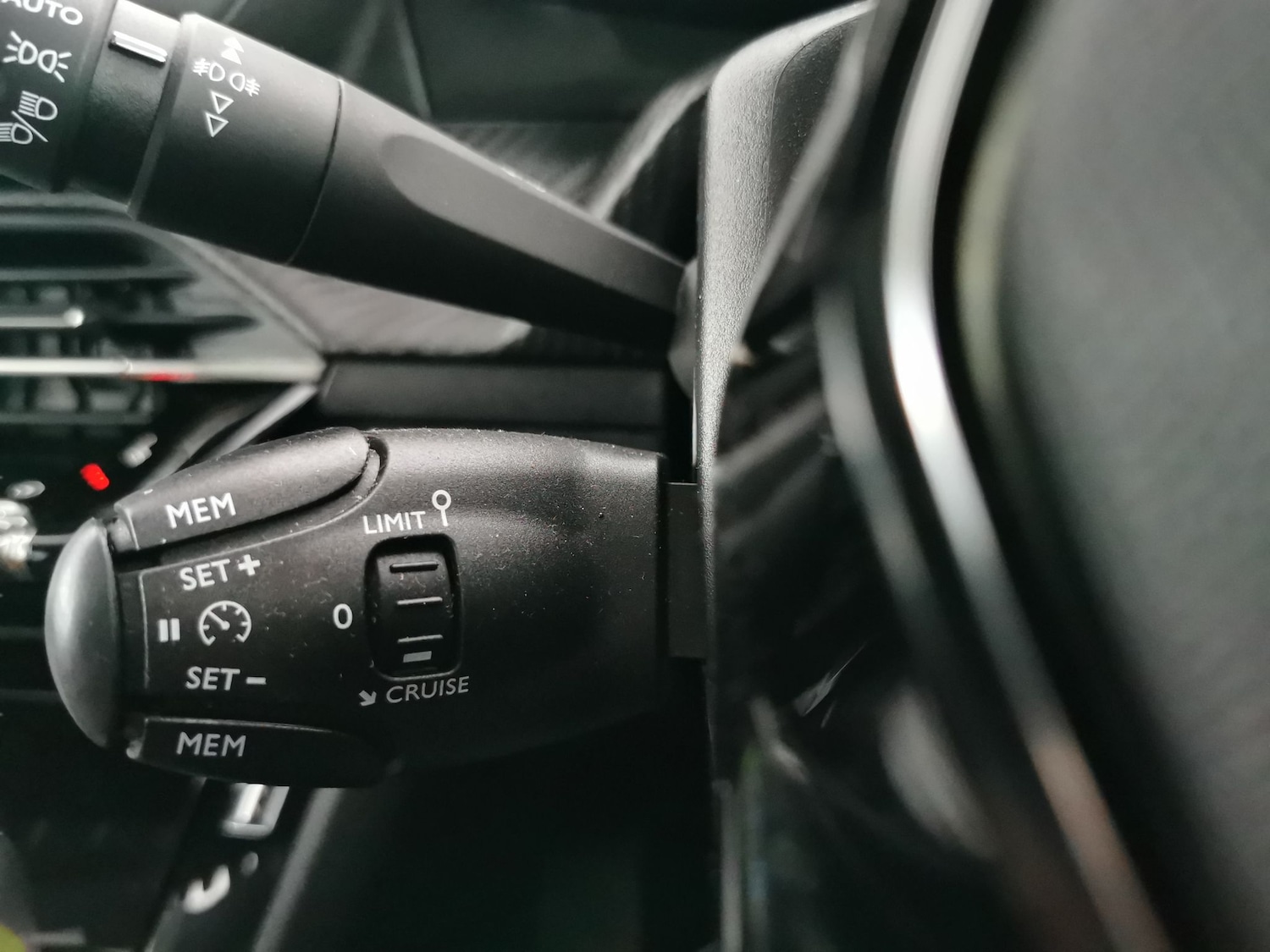 Used Peugeot E-2008 2022 for sale - 77294920: Photo 22