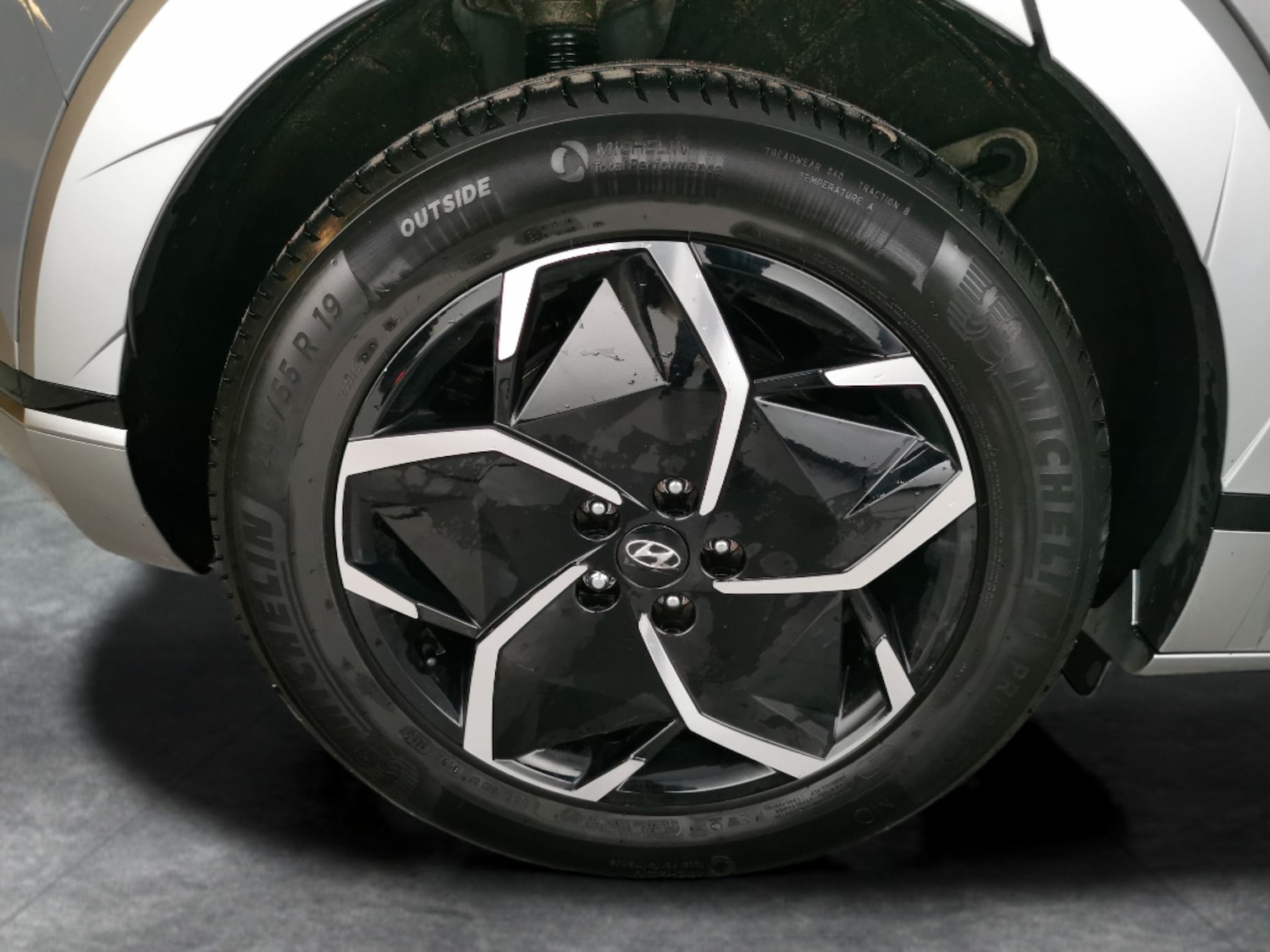 Used Hyundai IONIQ 5 2024 for sale - 77530000: Photo 29