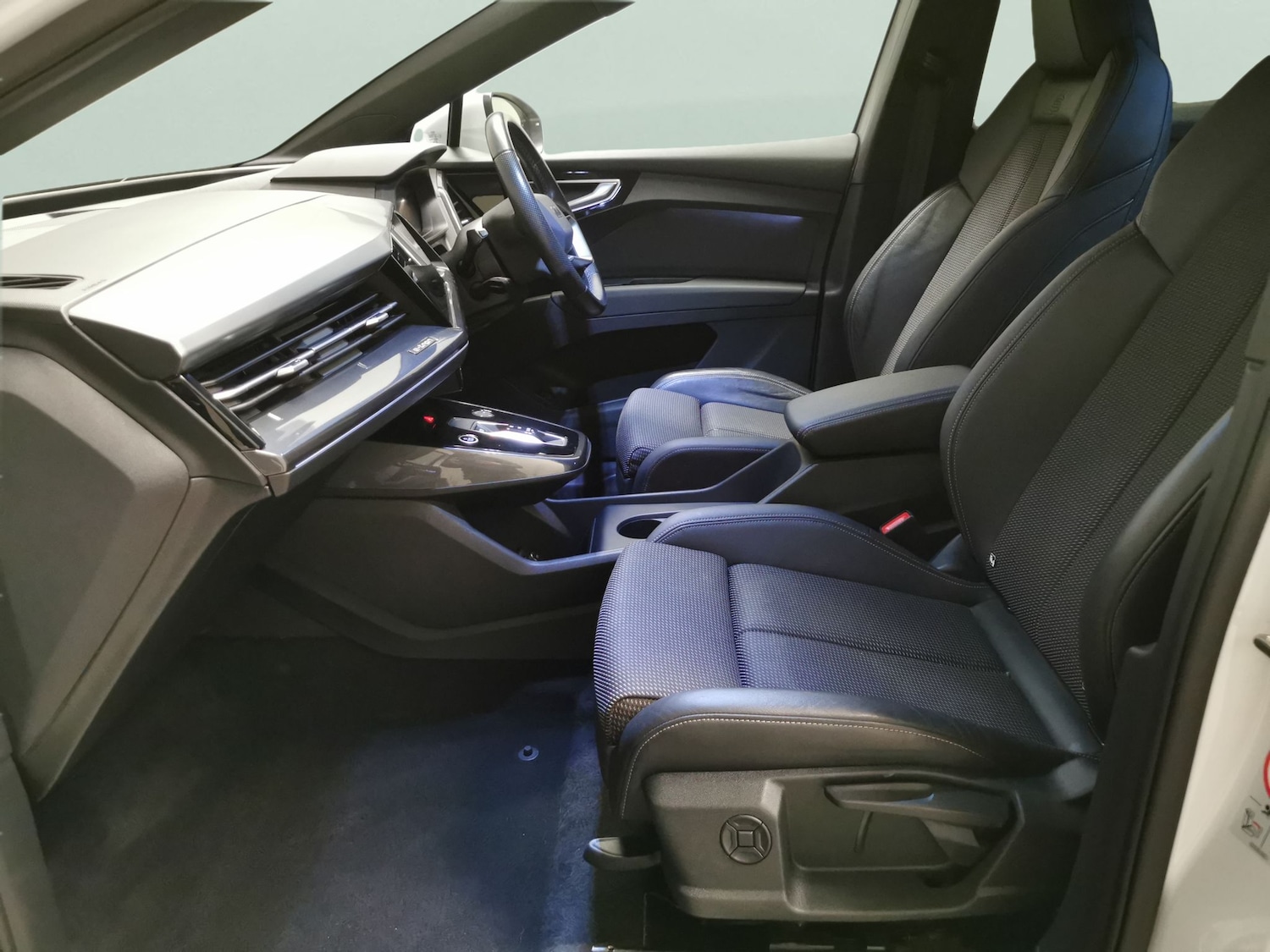 Used Audi Q4 e-tron 2023 for sale - 77797977: Photo 4