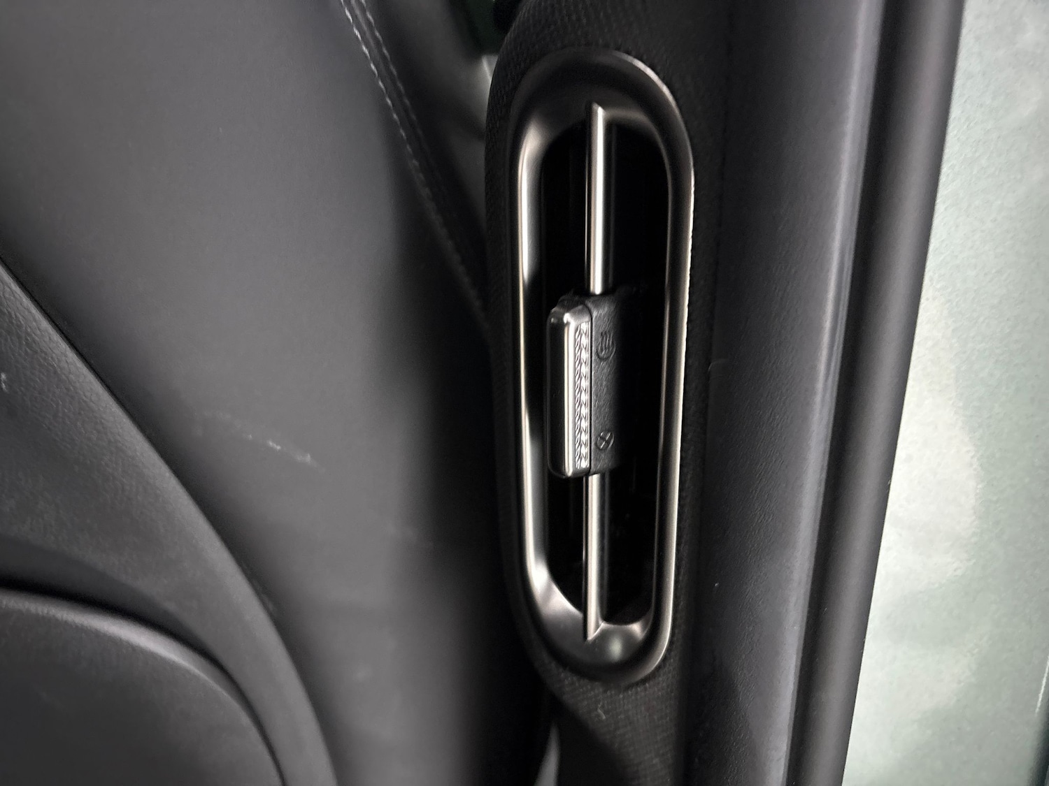 Used Genesis GV60 for sale - 77605004: Photo 19