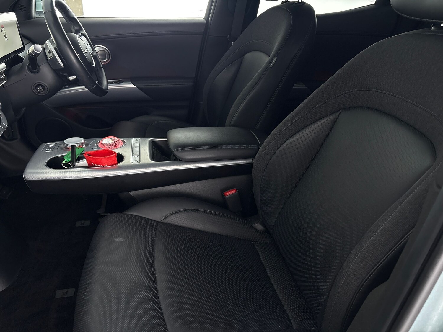 Used Genesis GV60 for sale - 77605004: Photo 35