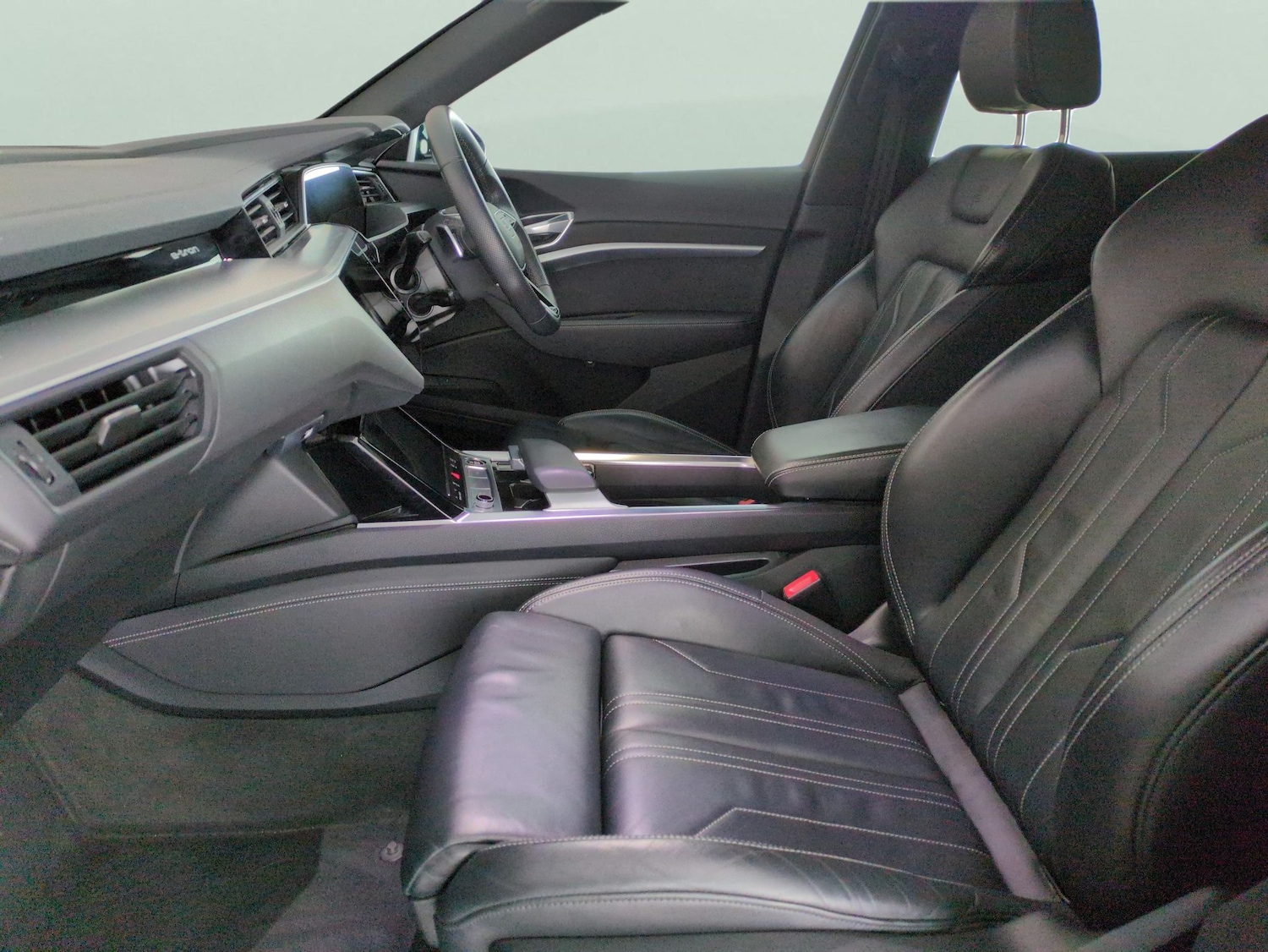 Used Audi e-tron 2022 for sale - 77555758: Photo 4