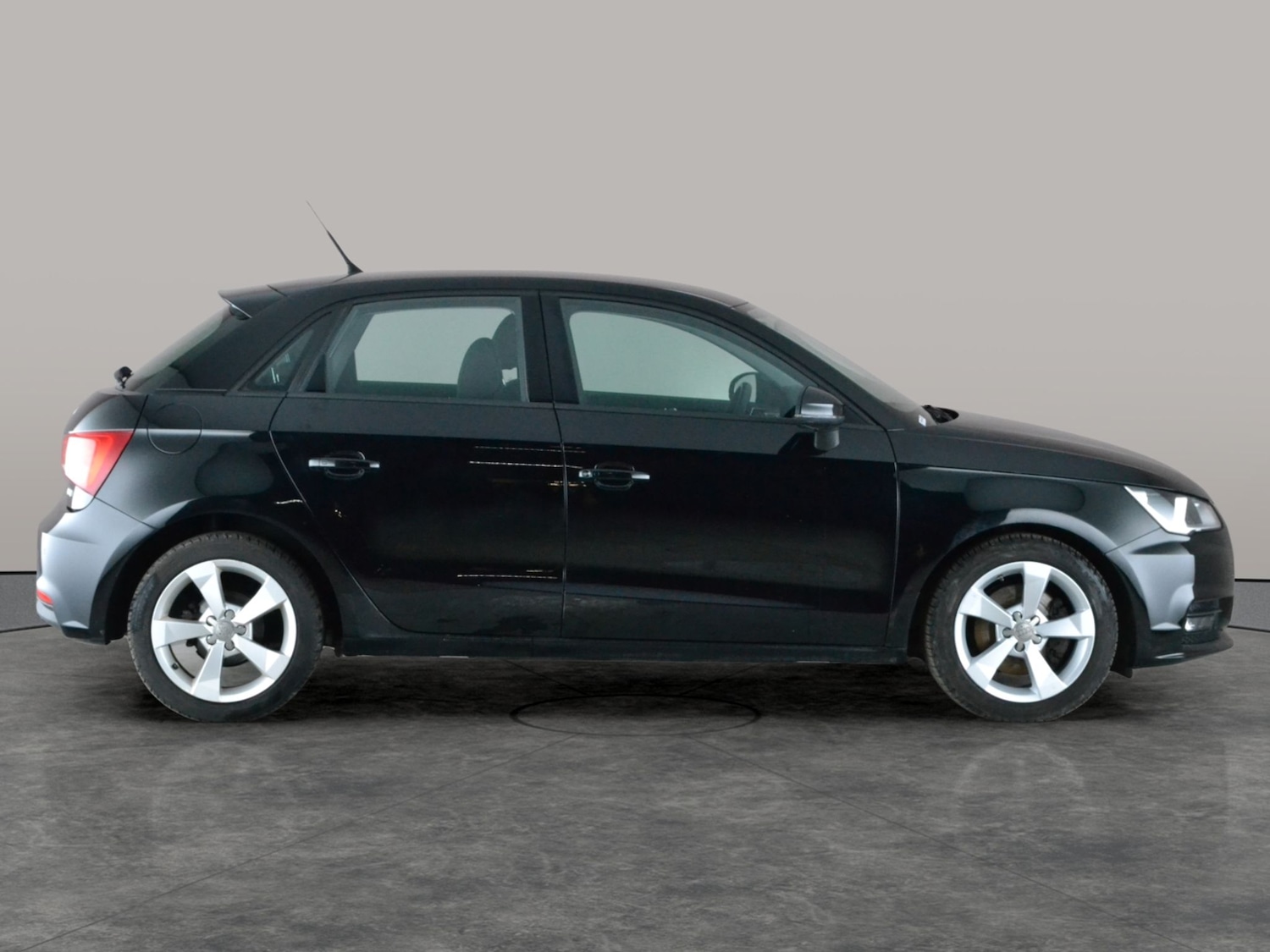 Used Audi A1 2018 for sale - 77088001: Photo 8