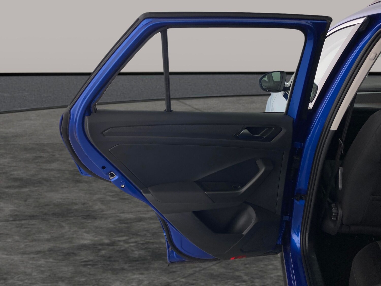 Used Volkswagen T-Roc 2023 for sale - 76603200: Photo 25