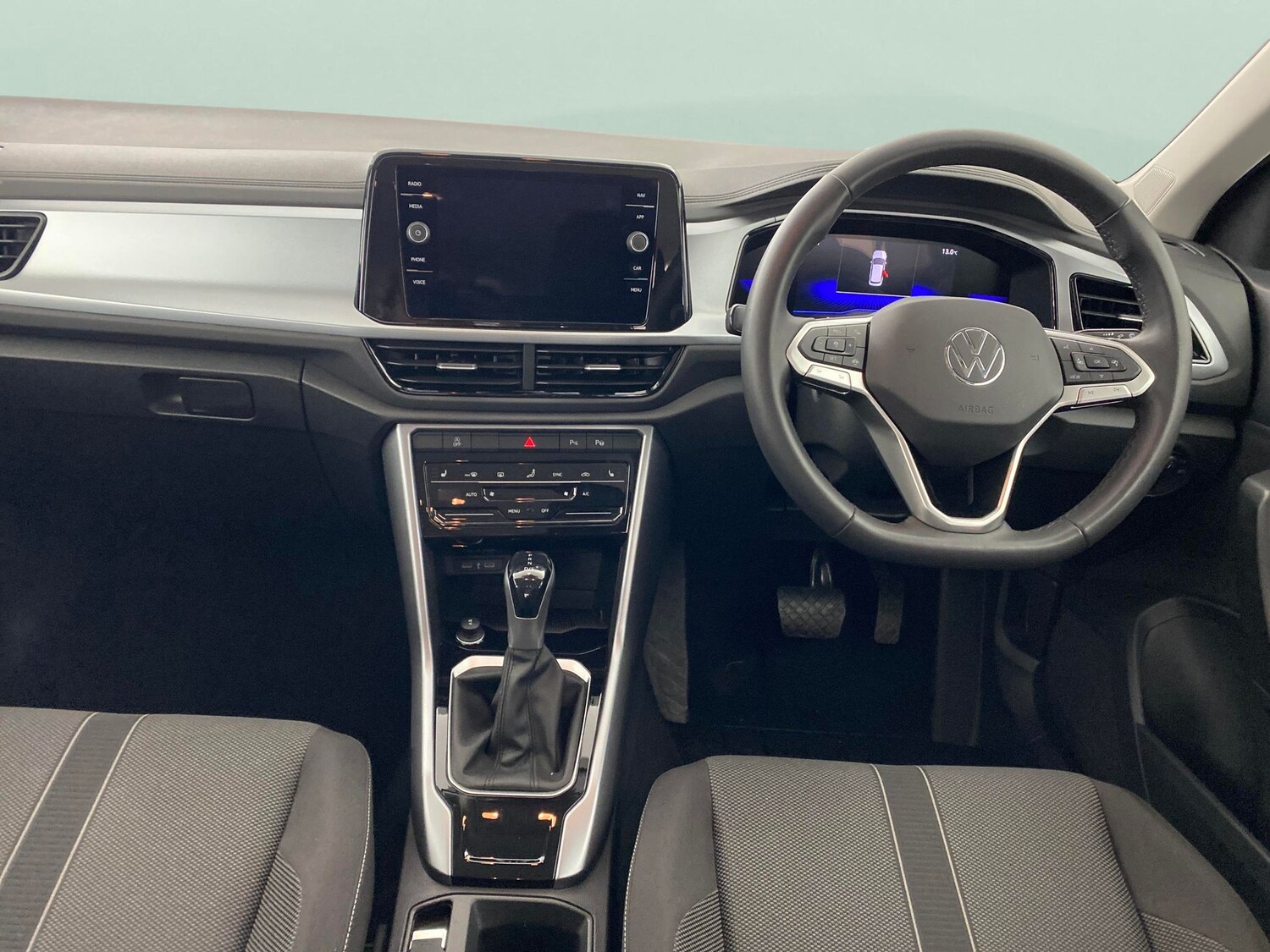 Used Volkswagen T-Roc 2023 for sale - 76603200: Photo 4