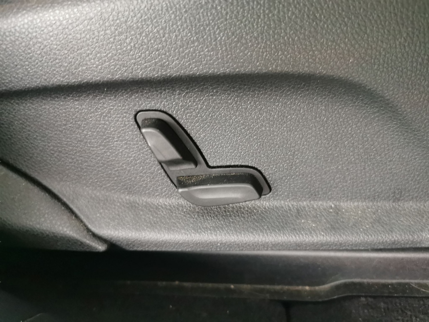 Used Mercedes-Benz EQC 2023 for sale - 77629828: Photo 17