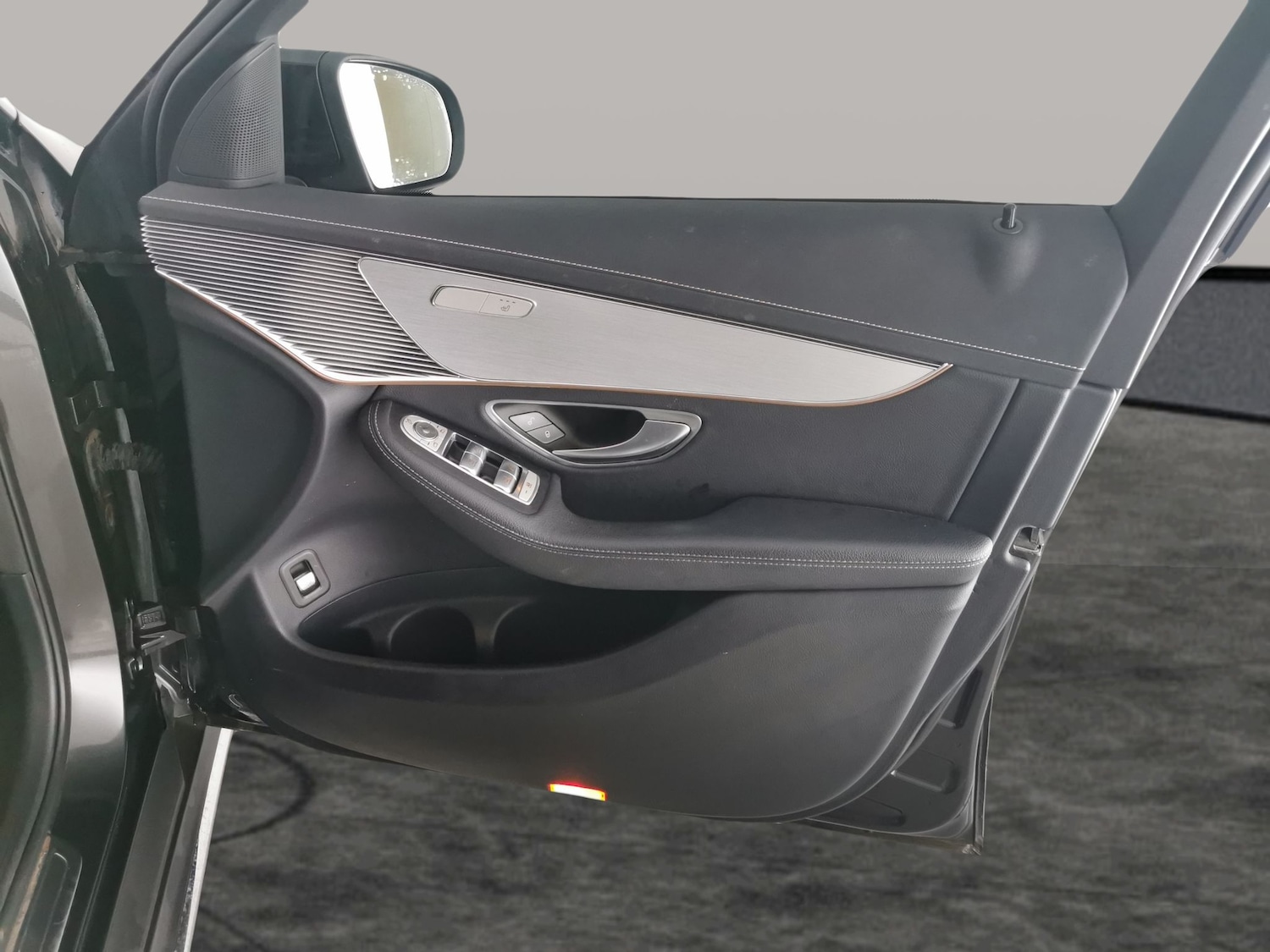 Used Mercedes-Benz EQC 2023 for sale - 77629828: Photo 30