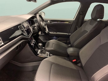 Used Volkswagen T-Roc 2021 for sale - 75612102: Photo