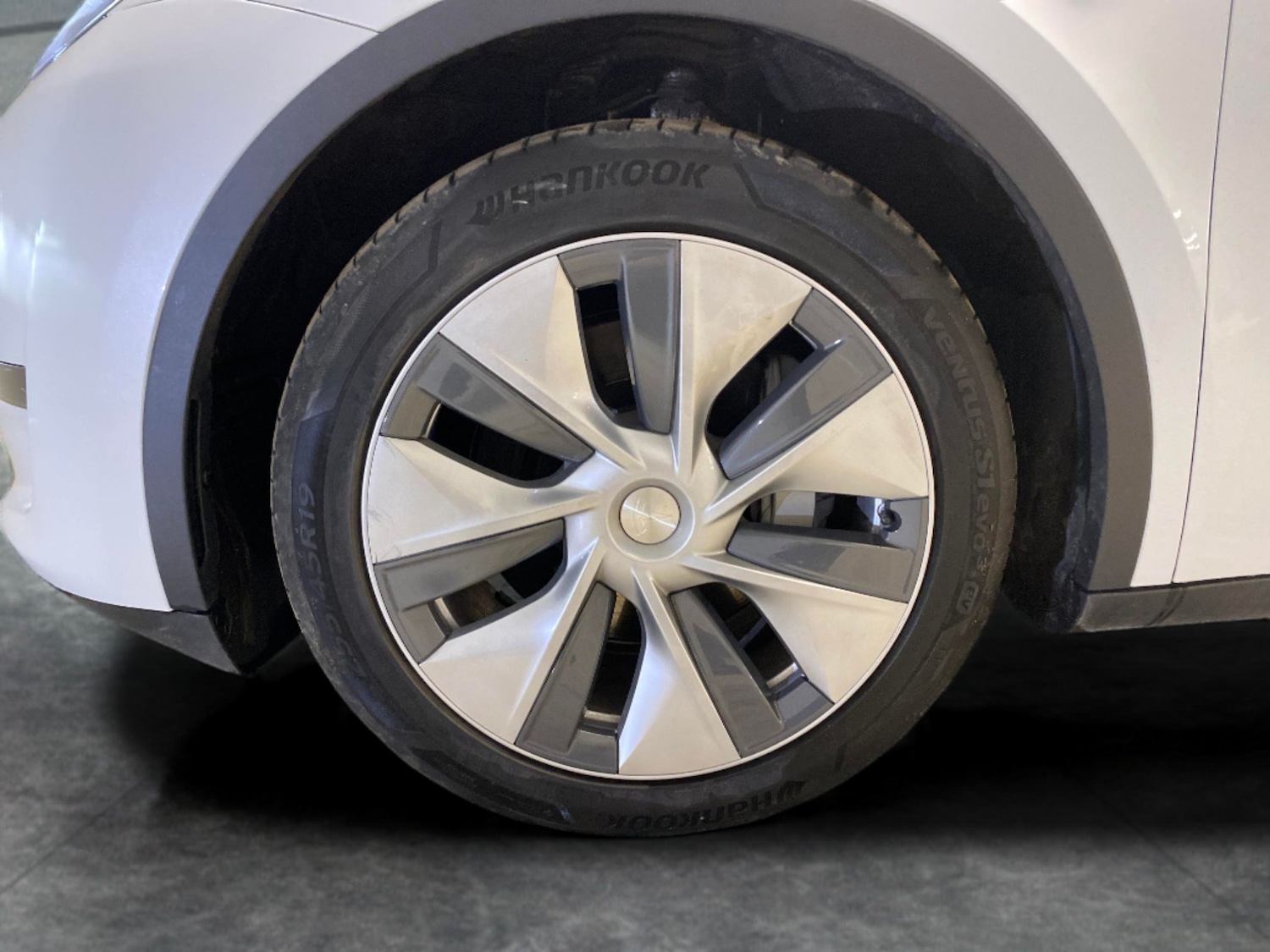 Used Tesla Model Y 2023 for sale - 77975844: Photo 23