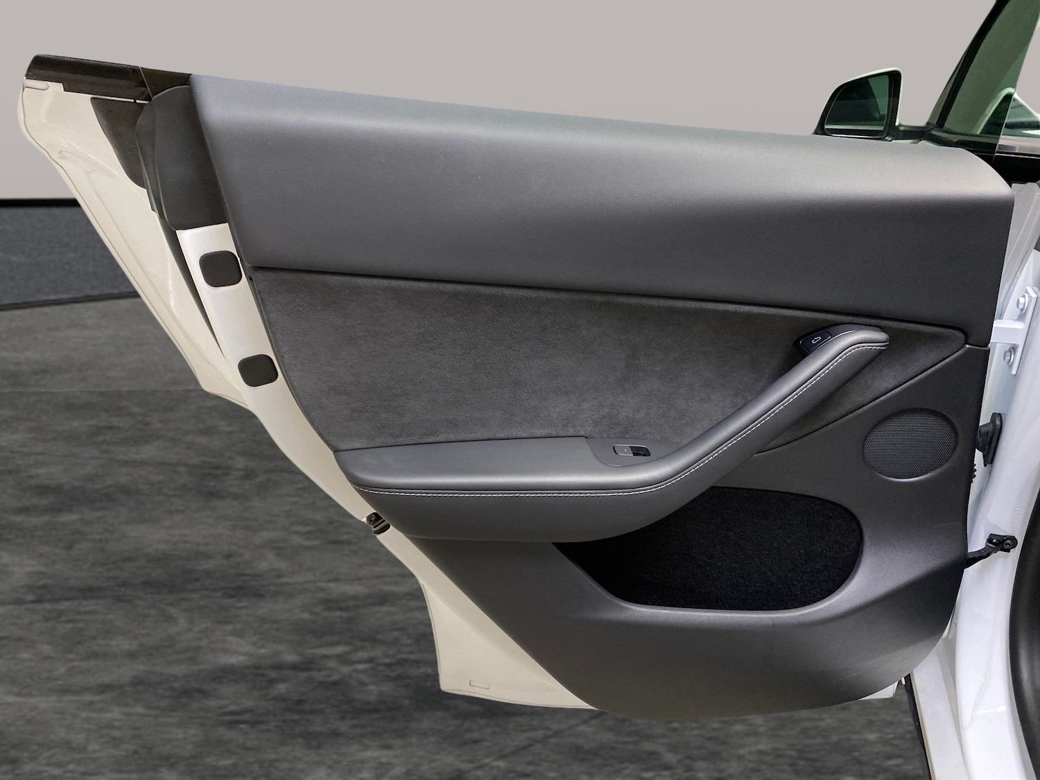 Used Tesla Model Y 2023 for sale - 77975844: Photo 28