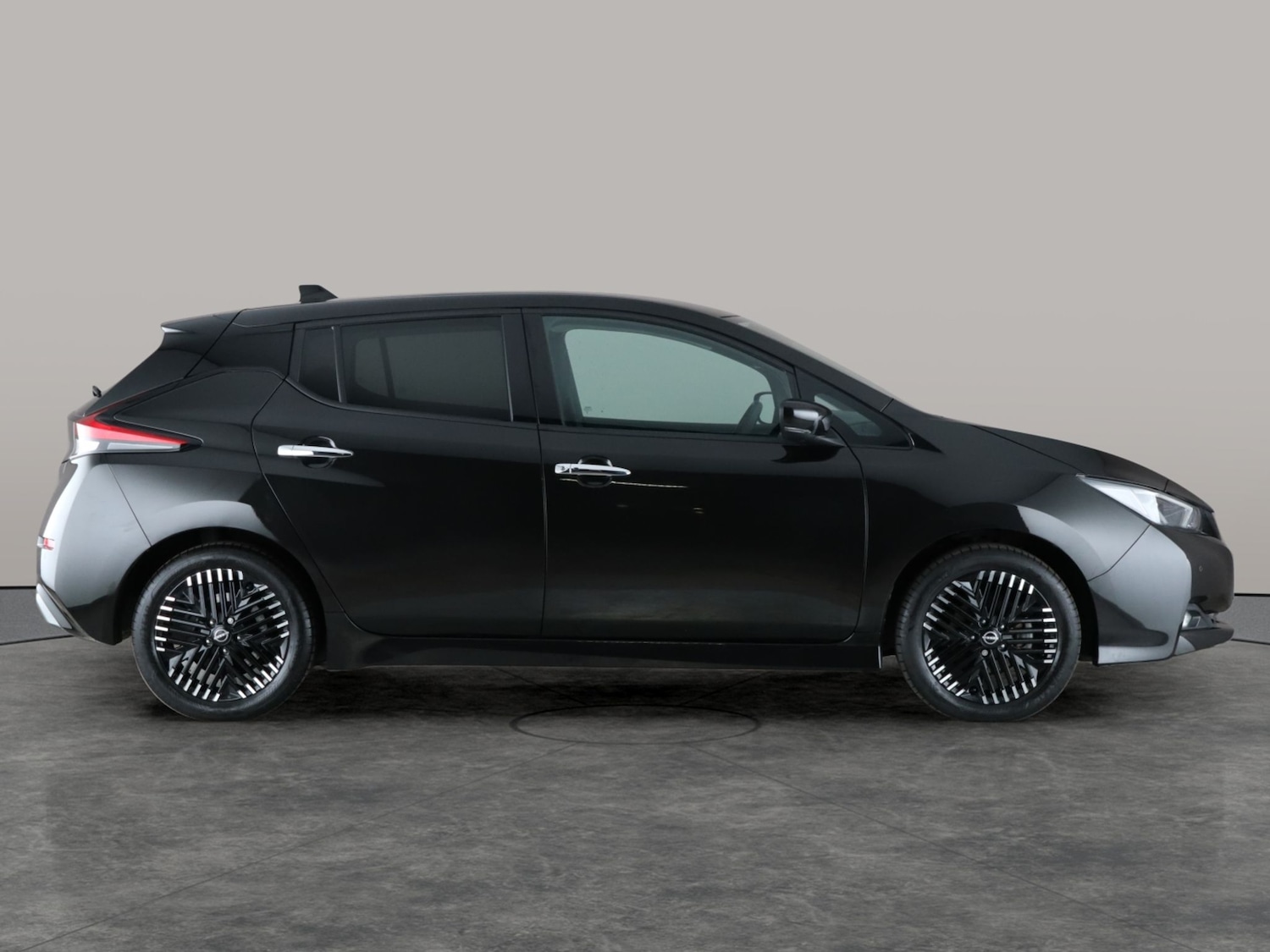 Used Nissan Leaf 2023 for sale - 76452555: Photo 12