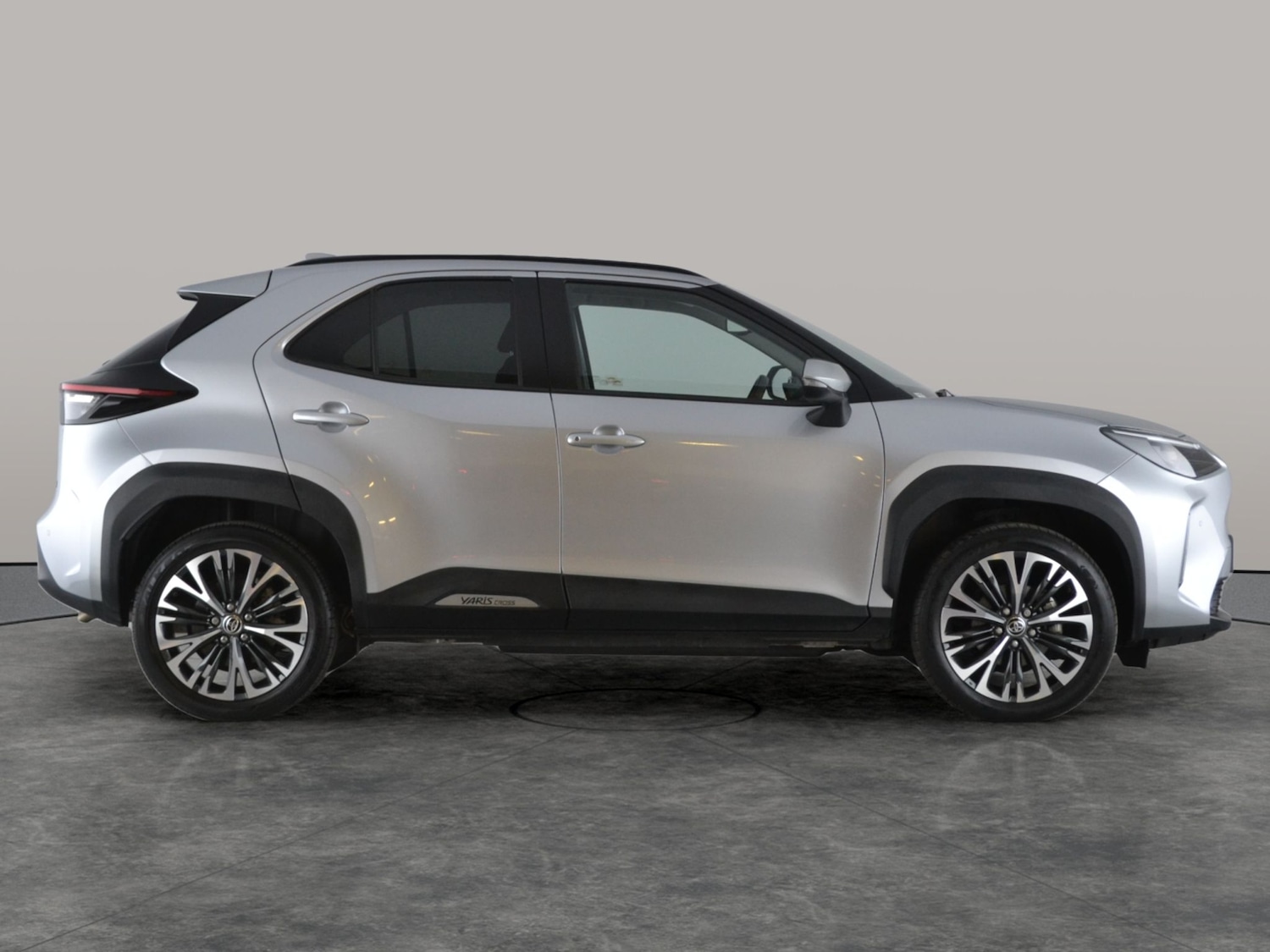 Used Toyota Yaris Cross 2023 for sale - 77819398: Photo 11