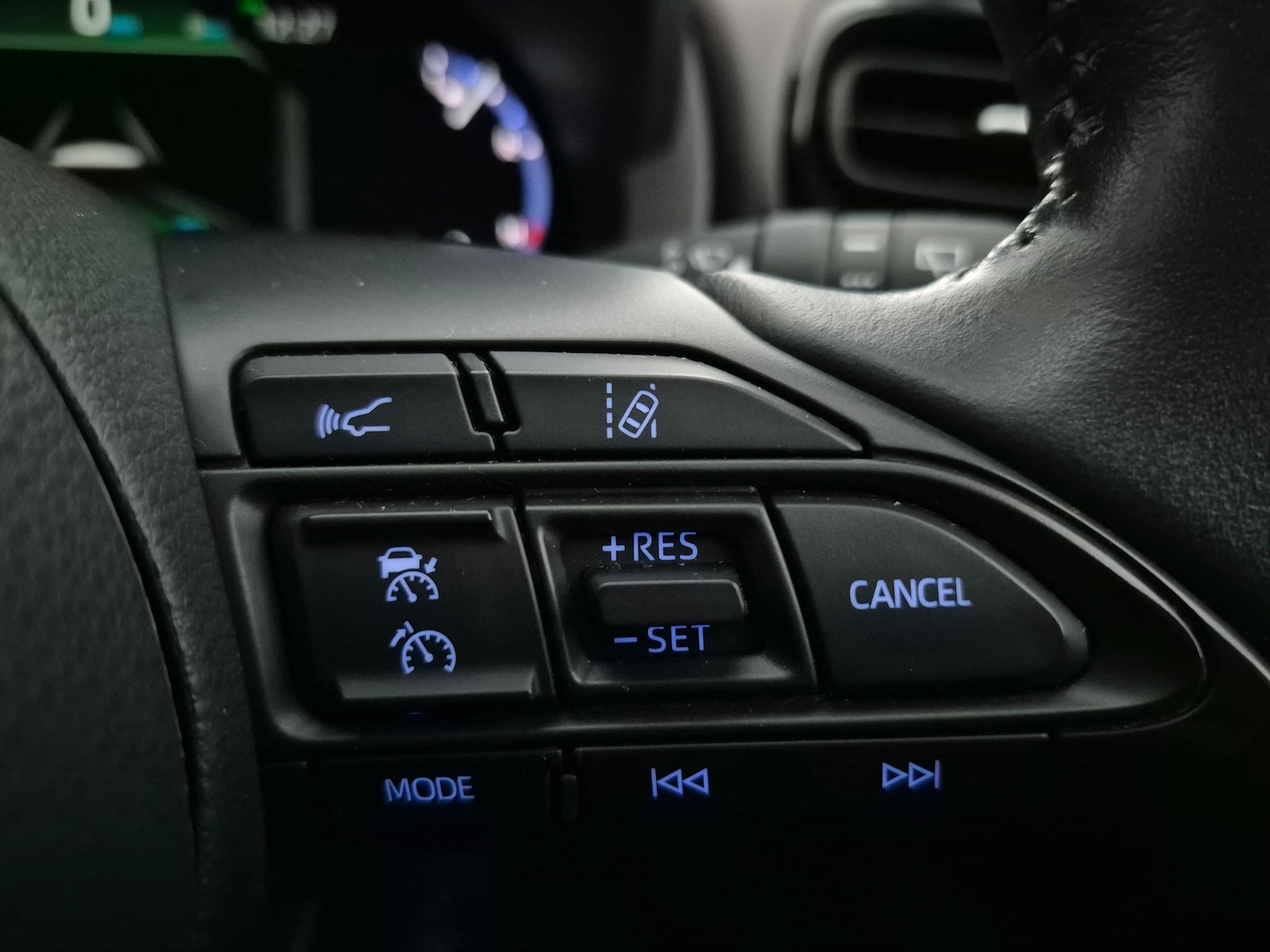 Used Toyota Yaris Cross 2023 for sale - 77819398: Photo 23