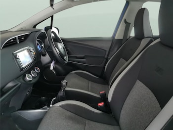 Used Toyota Yaris 2020 for sale - 79480355: Photo