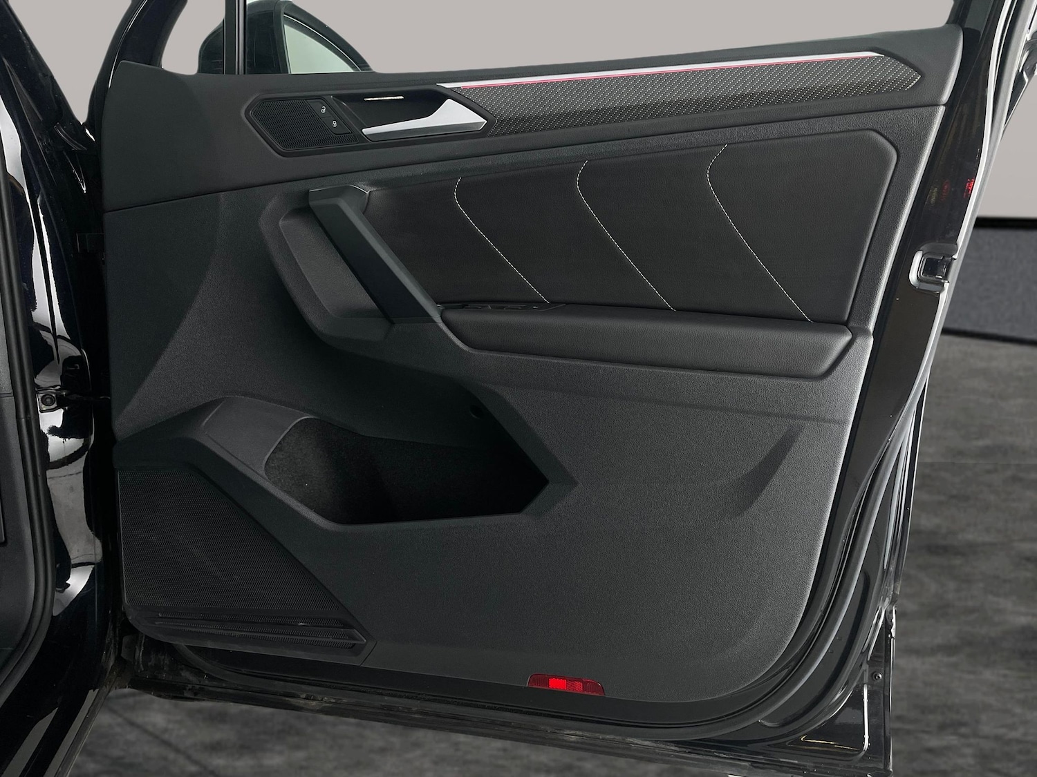 Used Volkswagen Tiguan 2023 for sale - 77776029: Photo 34