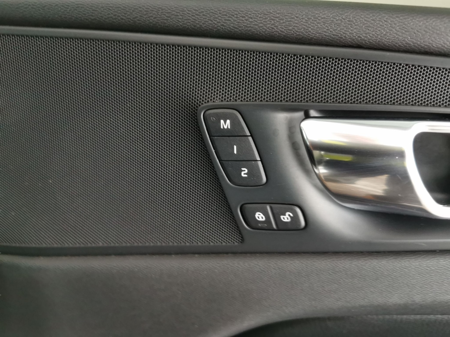 Used Volvo XC60 2018 for sale - 78163656: Photo 16