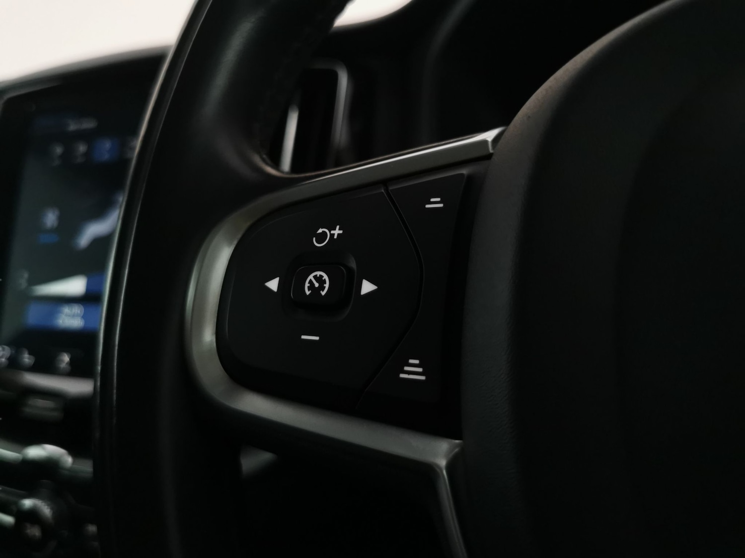 Used Volvo XC60 2018 for sale - 78163656: Photo 23