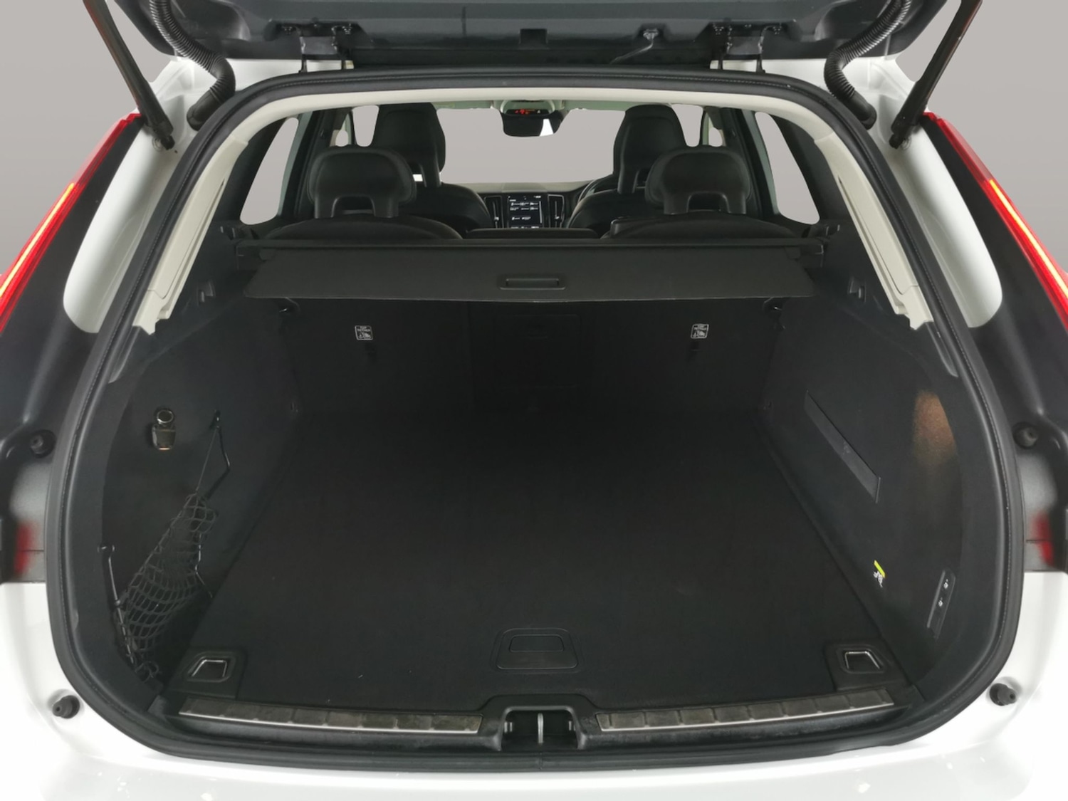 Used Volvo XC60 2018 for sale - 78163656: Photo 37