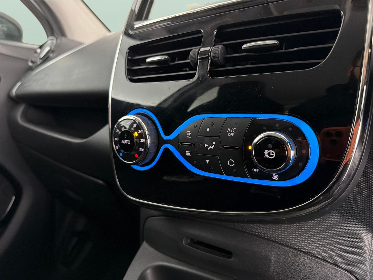 Used Renault Zoe 2019 for sale - 77069637: Photo 19