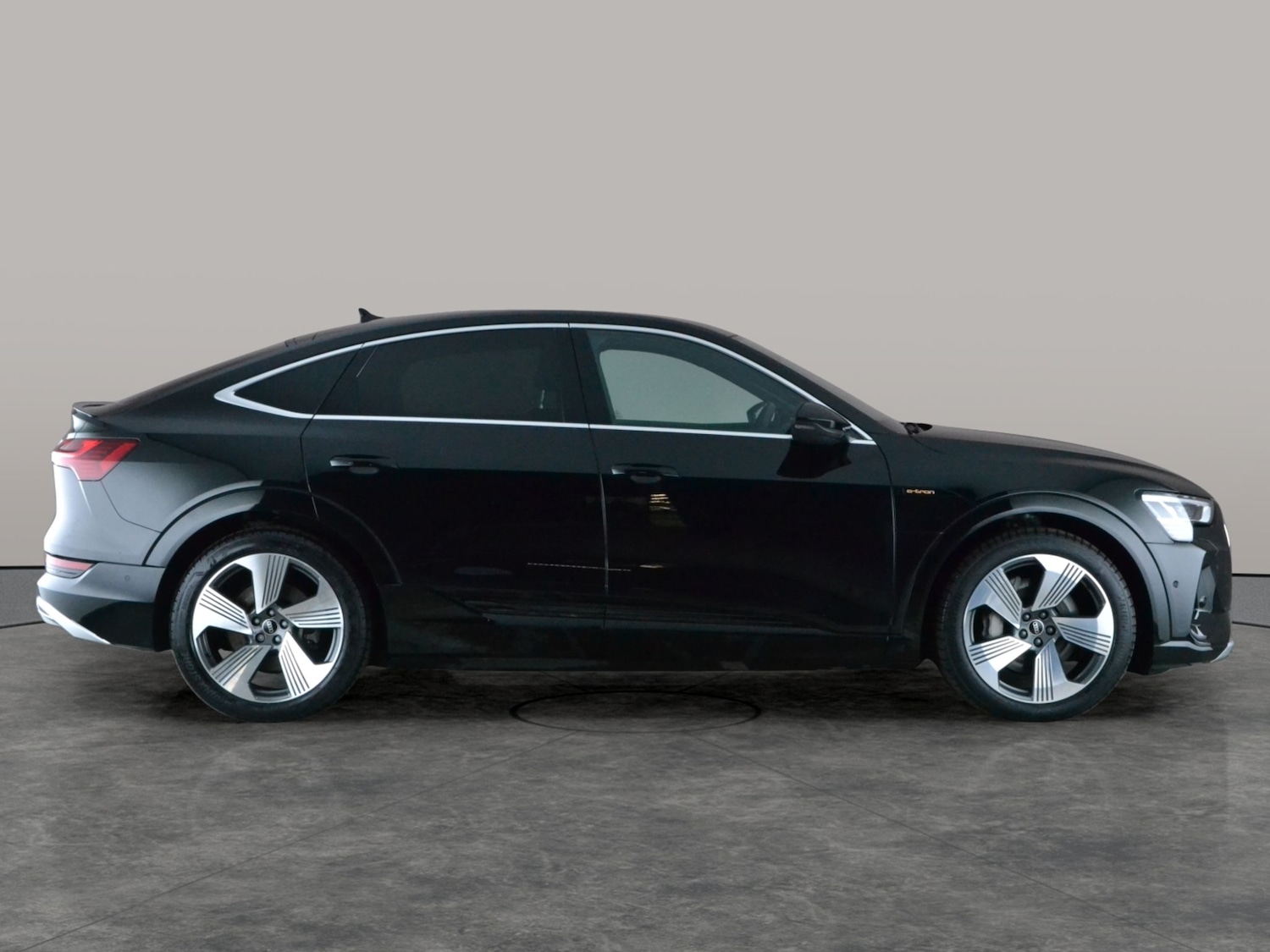 Used Audi e-tron 2022 for sale - 77562824: Photo 10