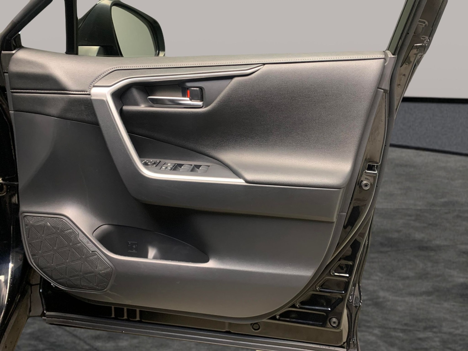 Used Toyota RAV4 2021 for sale - 77043705: Photo 30