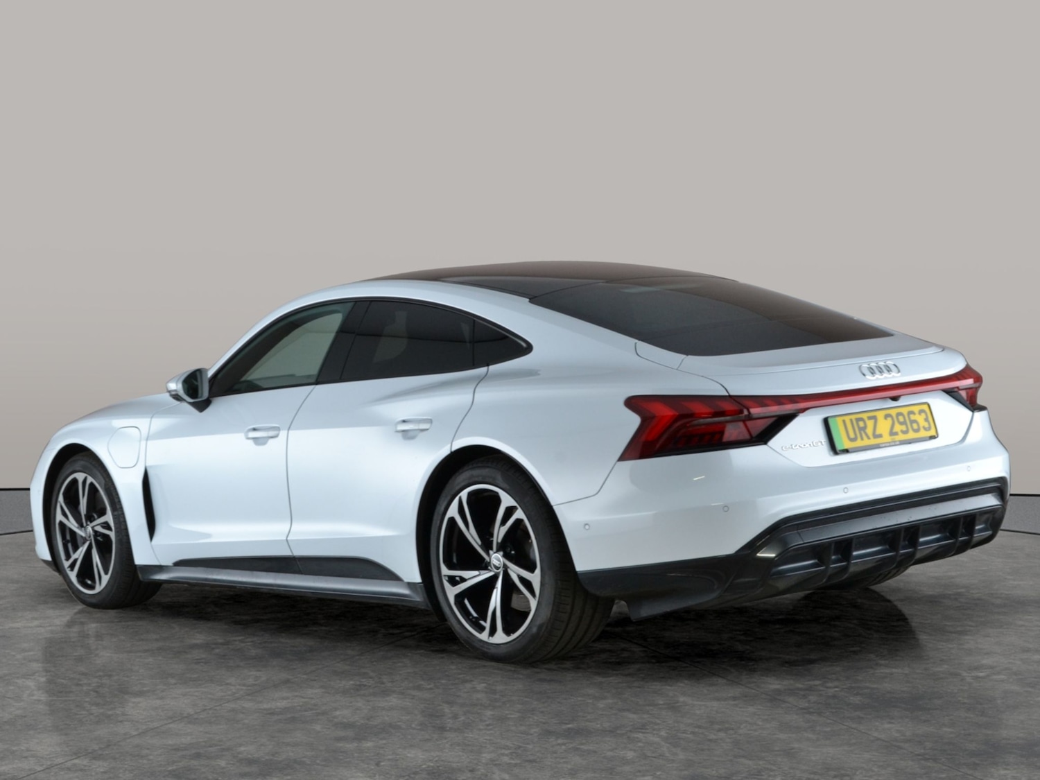 Used Audi e-tron GT 2022 for sale - 77198600: Photo 11