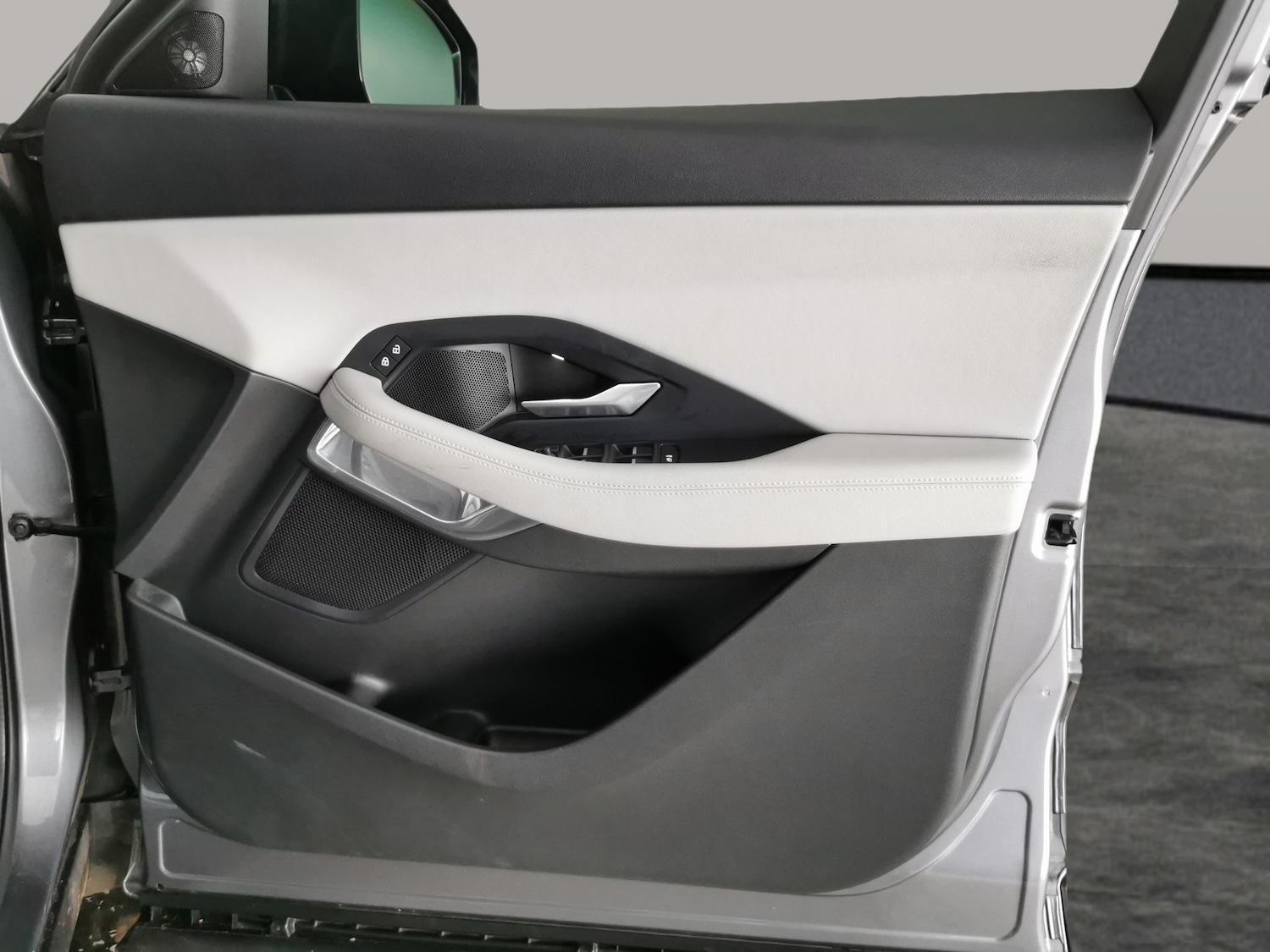 Used Jaguar E-Pace 2021 for sale - 77219224: Photo 30