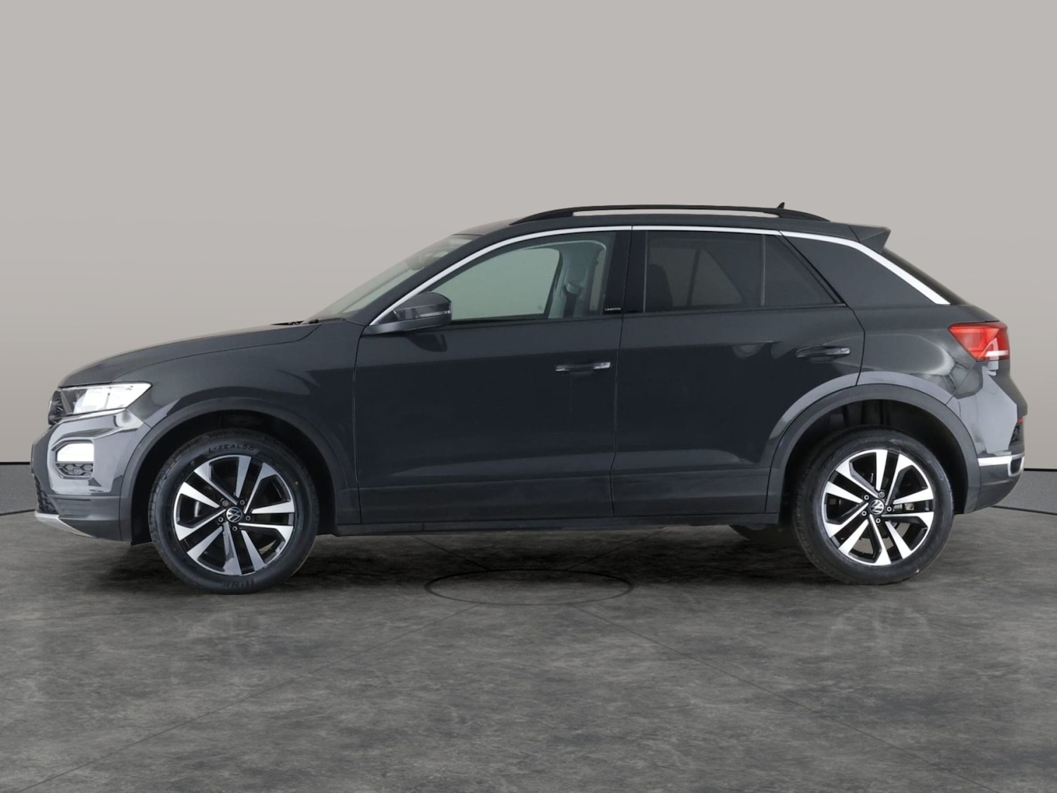Used Volkswagen T-Roc 2021 for sale - 77012165: Photo 7